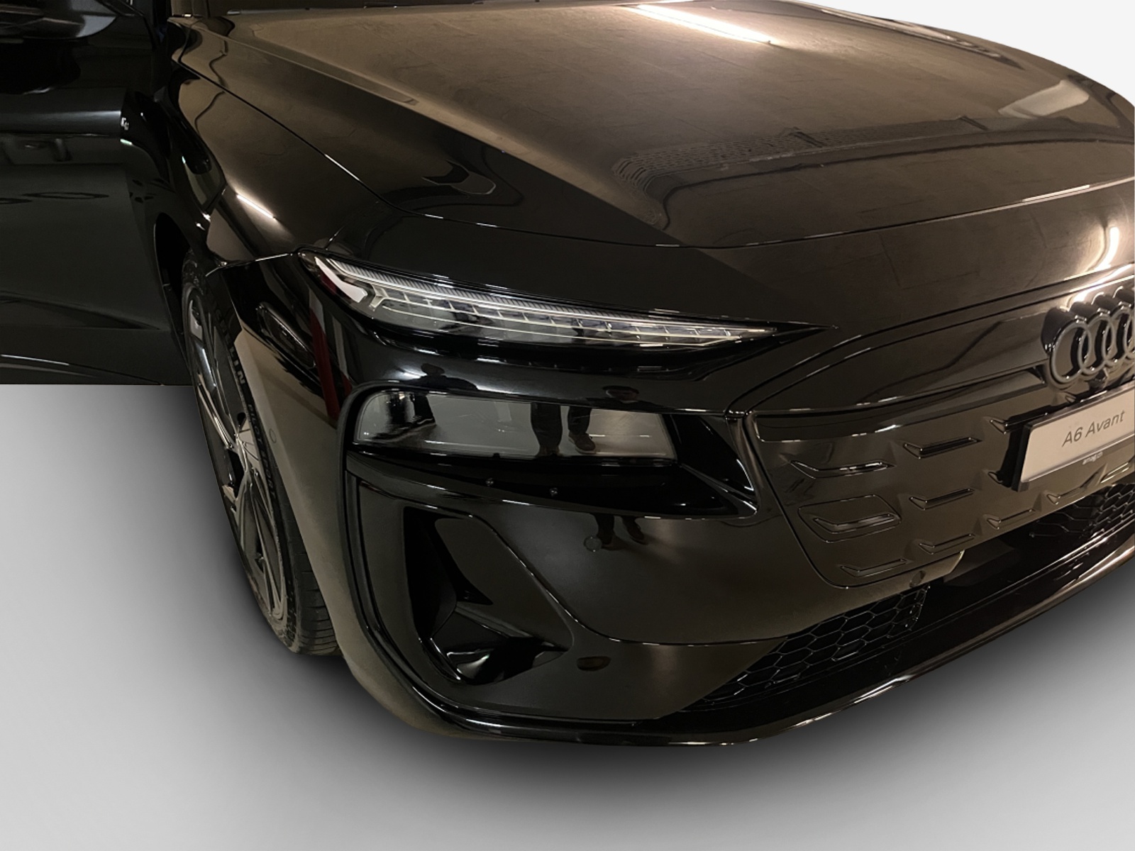 AUDI A6 Avant e-tron quattro-image-14