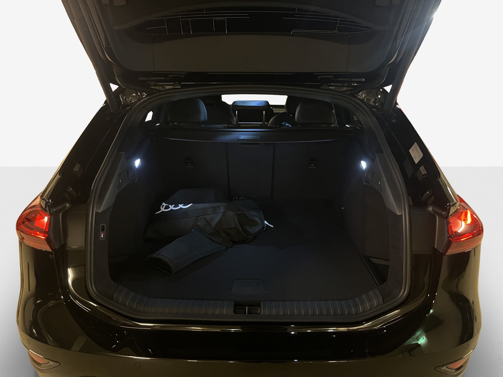 AUDI A6 Avant e-tron quattro-image-11