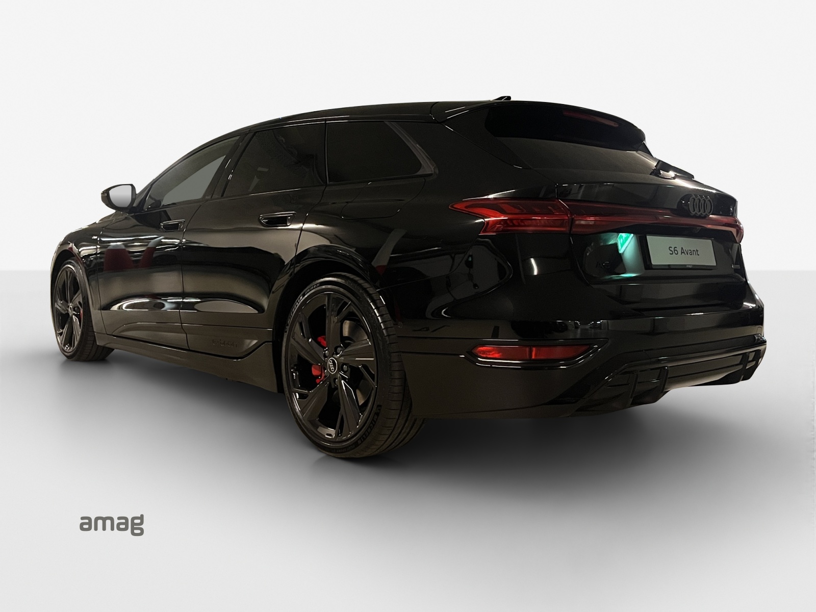 AUDI A6 Avant e-tron quattro-image-3