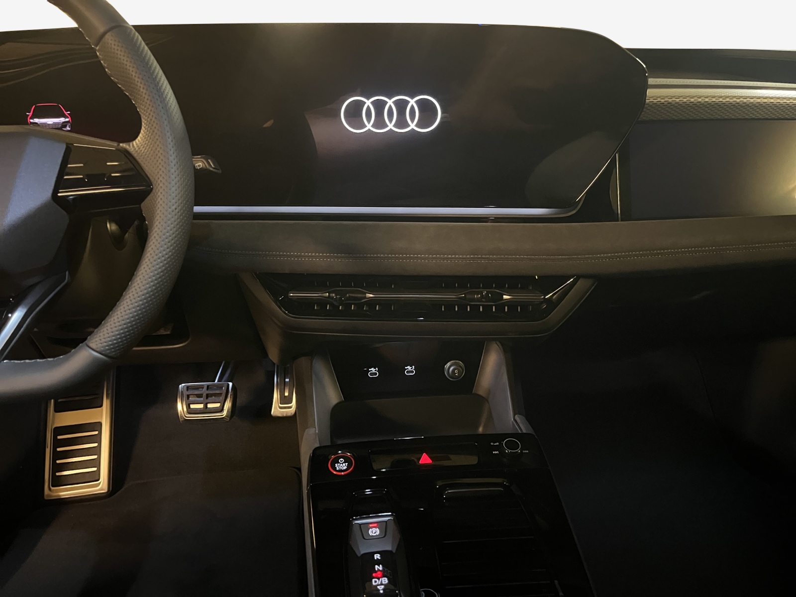 AUDI A6 Avant e-tron quattro-image-9