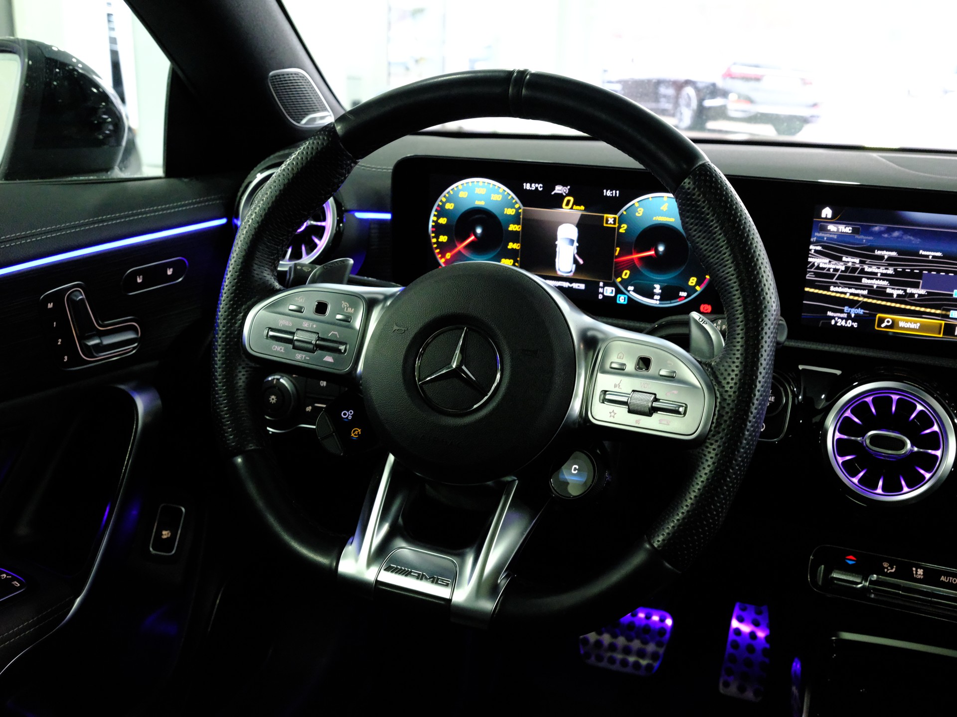 MERCEDES-BENZ CLA Shooting Brake 35 AMG 4Matic 7G-DCT-image-17