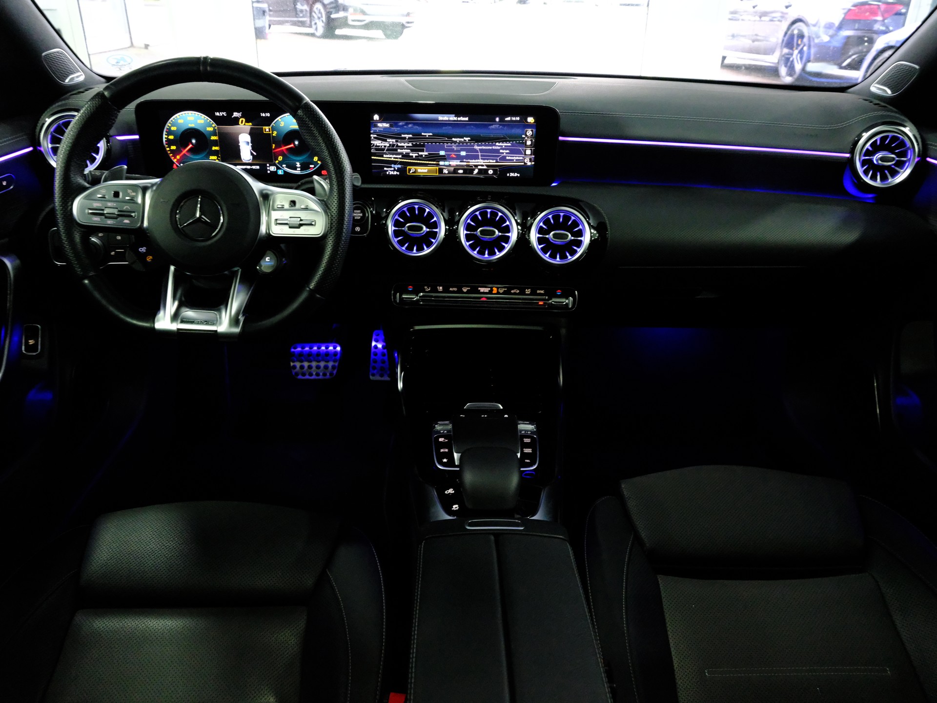 MERCEDES-BENZ CLA Shooting Brake 35 AMG 4Matic 7G-DCT-image-16