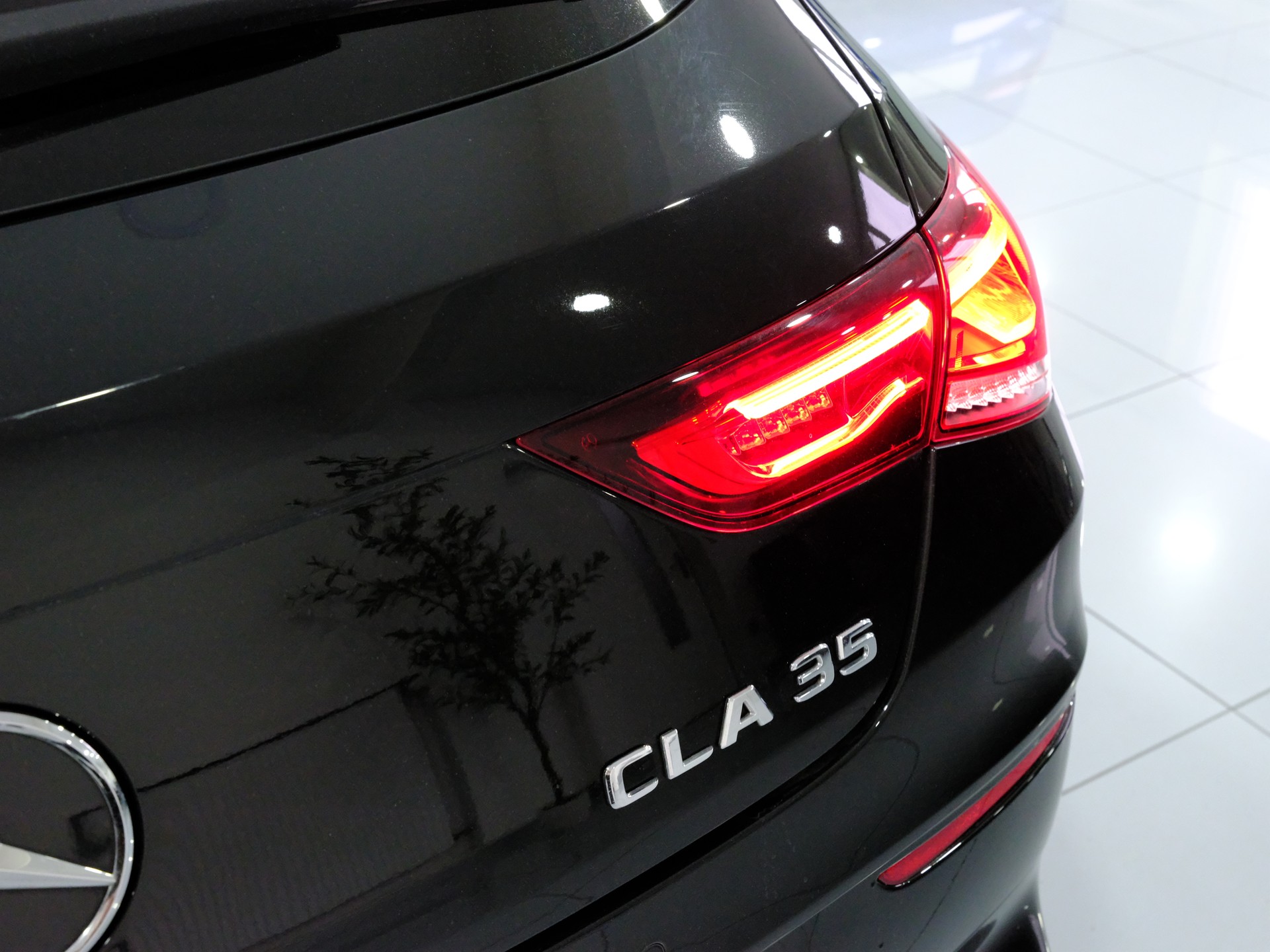 MERCEDES-BENZ CLA Shooting Brake 35 AMG 4Matic 7G-DCT-image-11