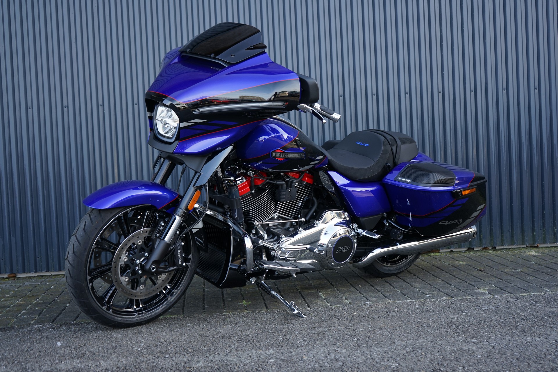 HARLEY-DAVIDSON FLHXSE Street Glide CVO 121-showroom-element-1