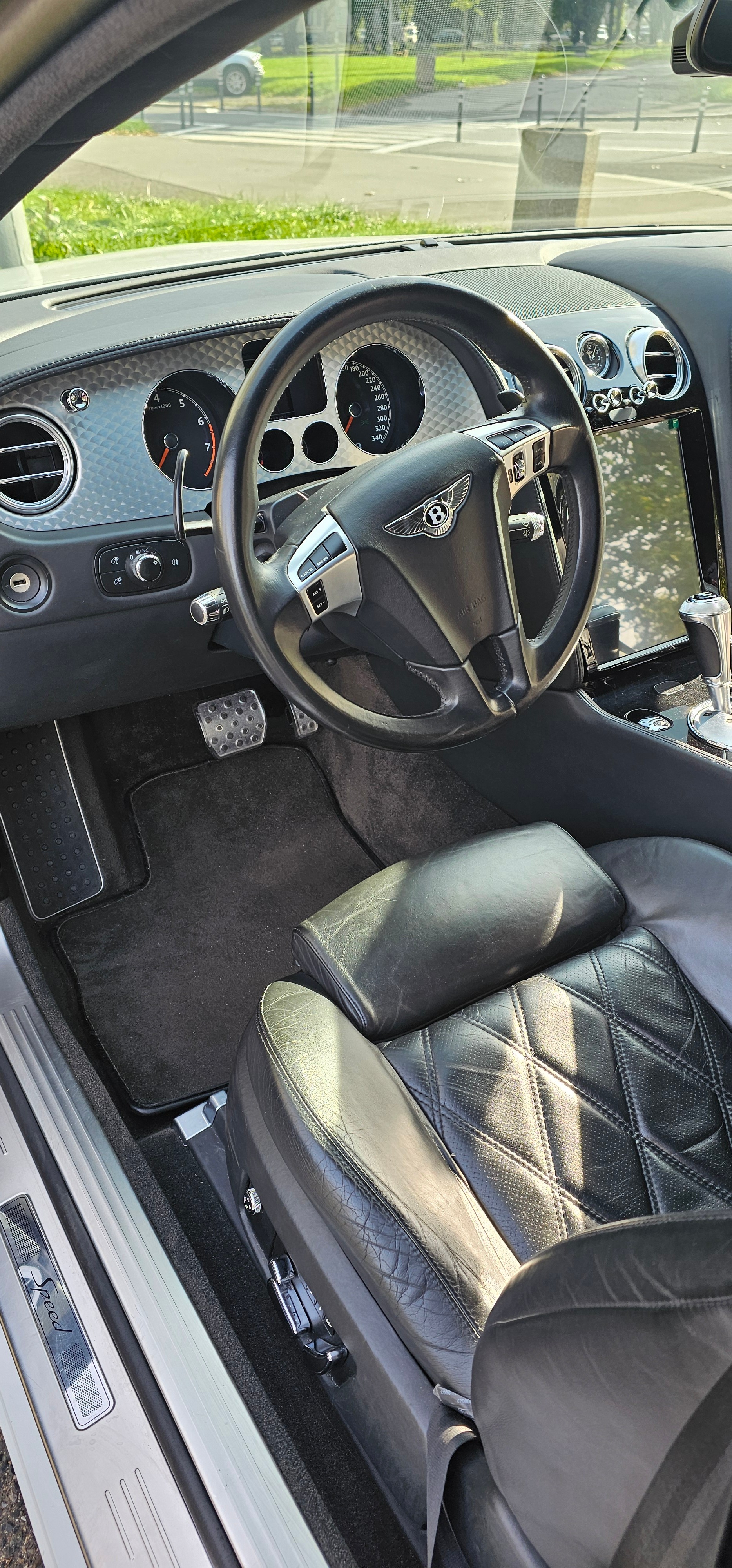 BENTLEY Continental GT 6.0-image-7
