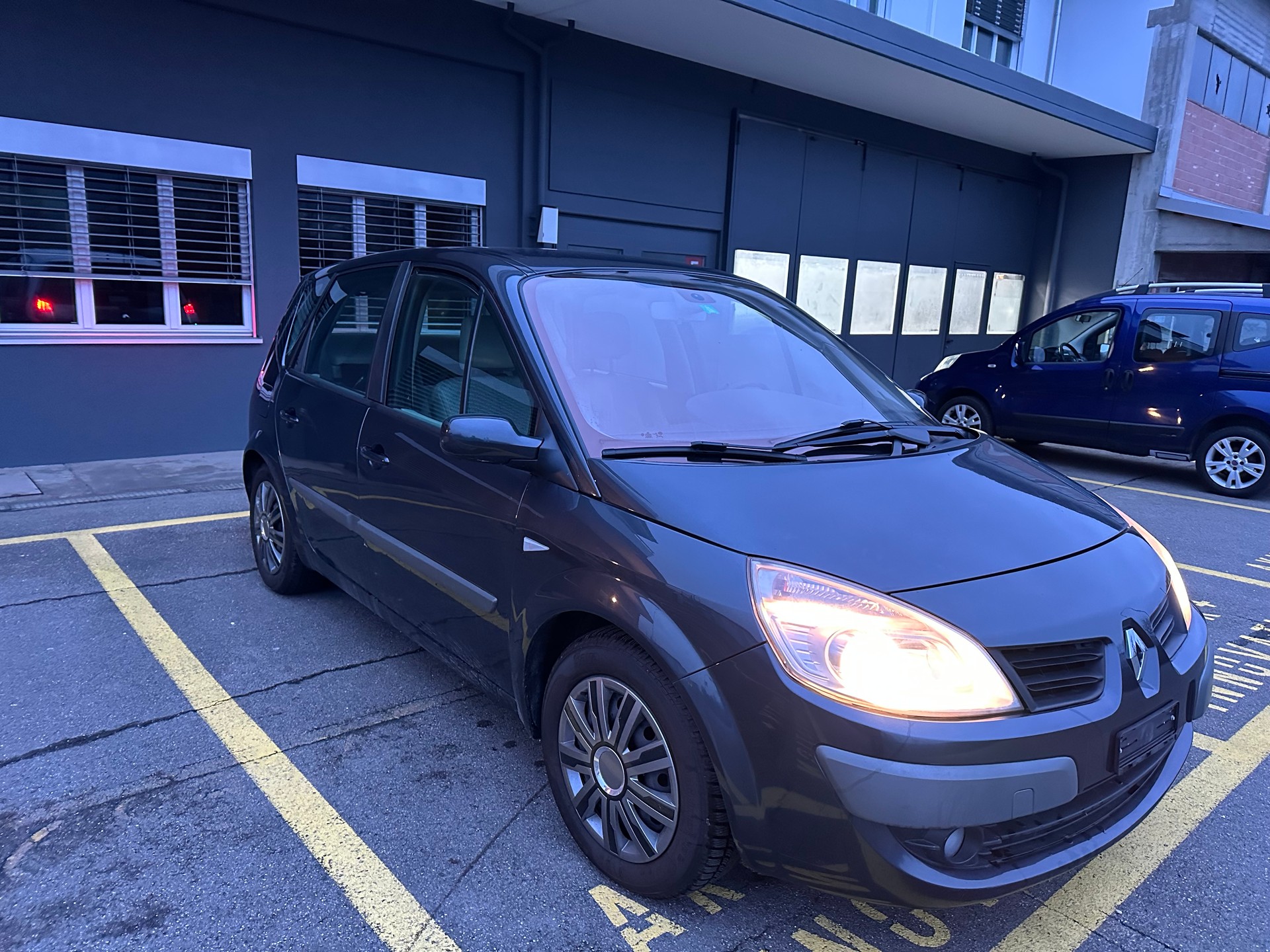 RENAULT Scénic 2.0 16V Fairway Automatic-image-1