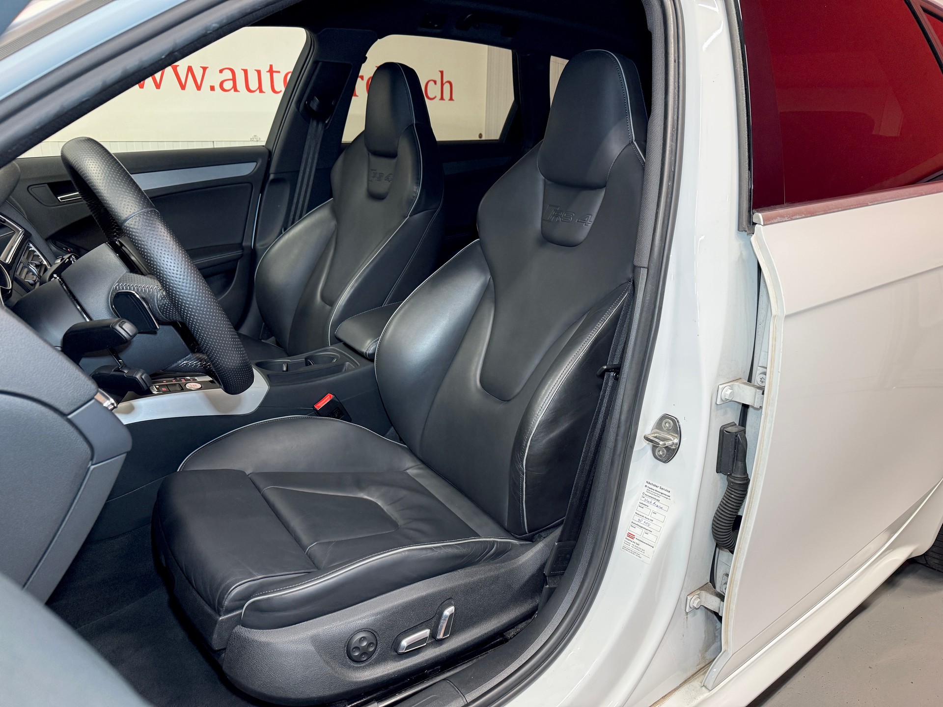 AUDI RS4 Avant 4.2 FSI V8 quattro S-tronic „Ibisweiss“ 1. LACK!-image-4