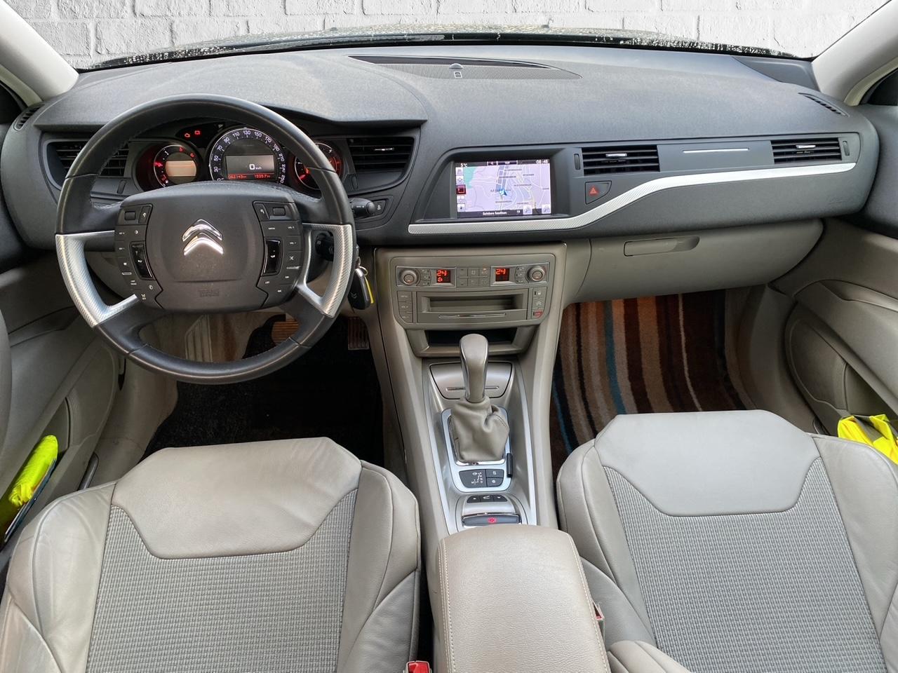 CITROEN C5 Tourer 2.0 BlueHDi 180 Exclusive-image-11