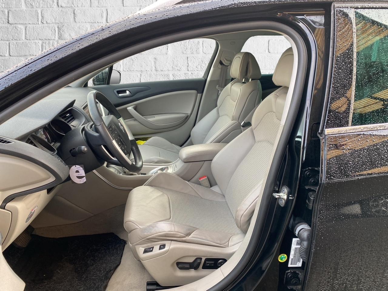CITROEN C5 Tourer 2.0 BlueHDi 180 Exclusive-image-8