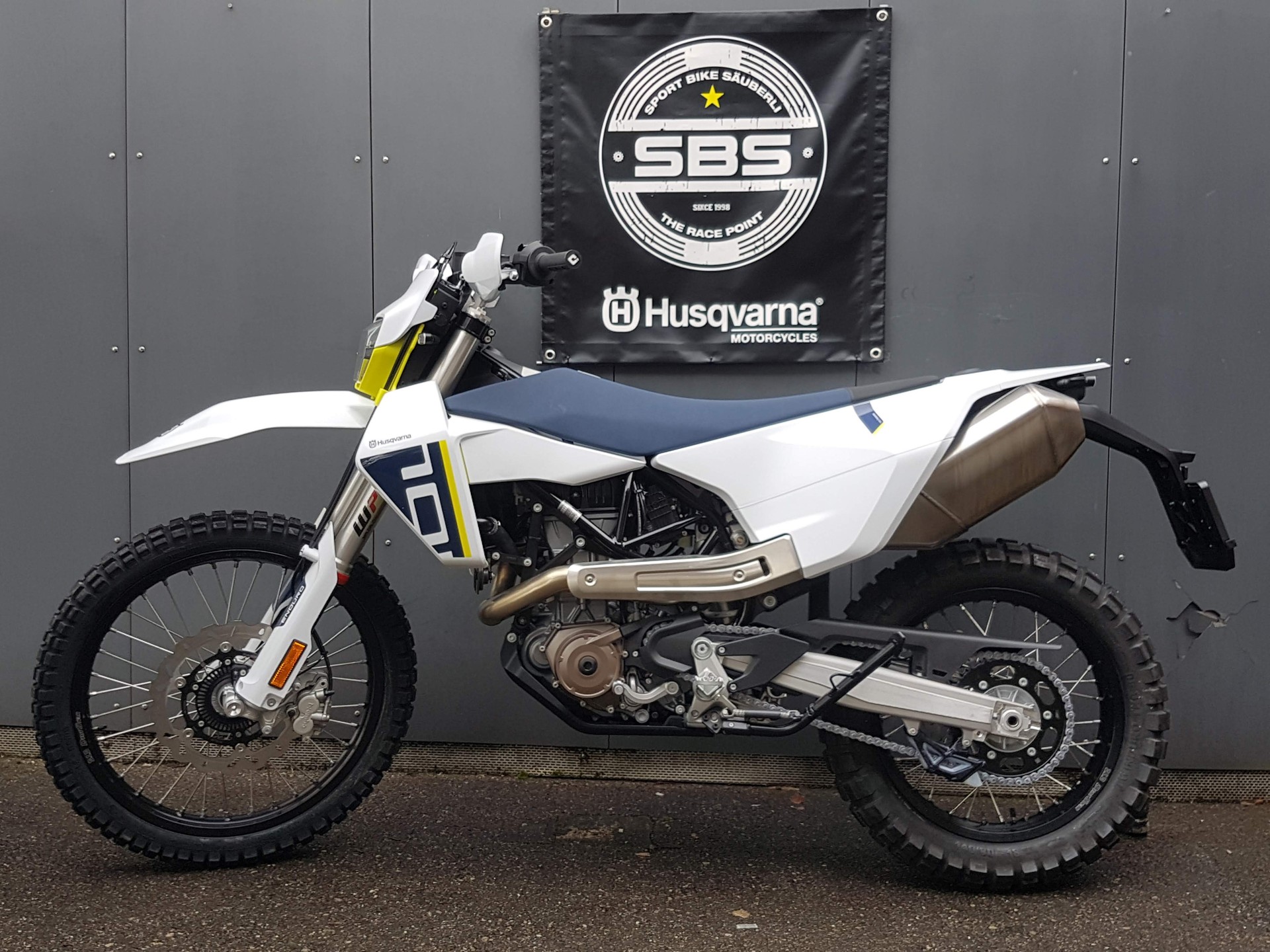 HUSQVARNA 701 ENDURO-showroom-element-1