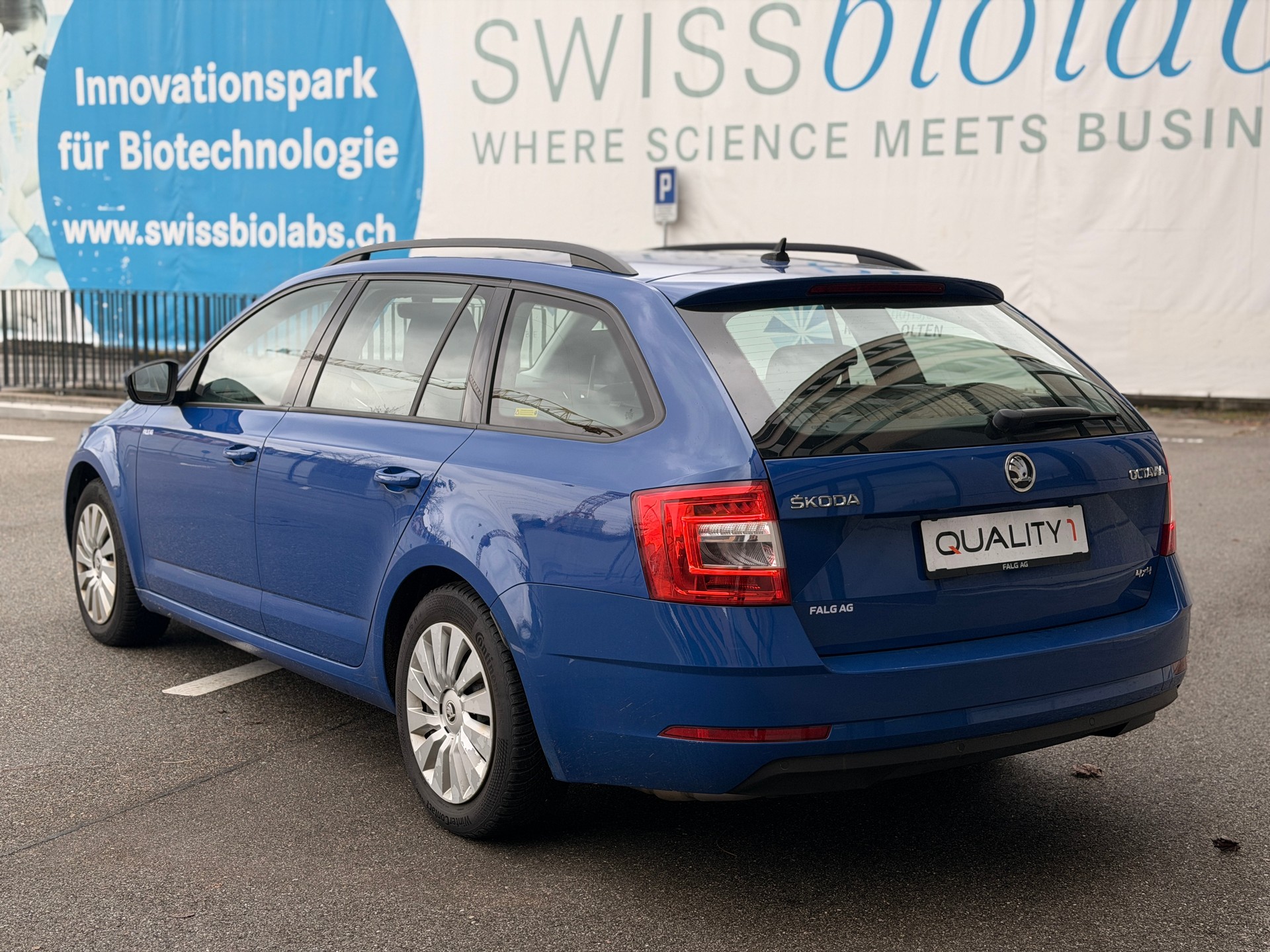 SKODA Octavia Combi 2.0 TDI Ambition 4x4 DSG-image-2