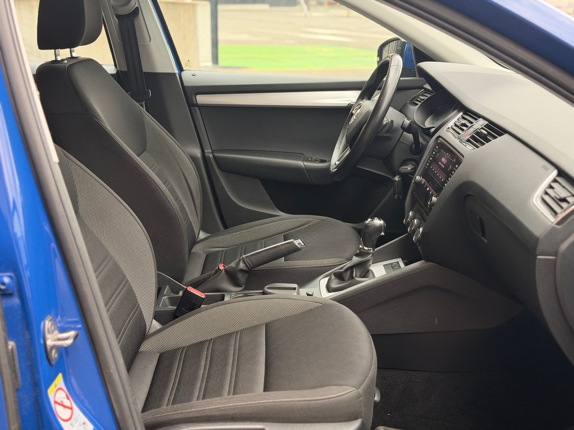 SKODA Octavia Combi 2.0 TDI Ambition 4x4 DSG-image-22