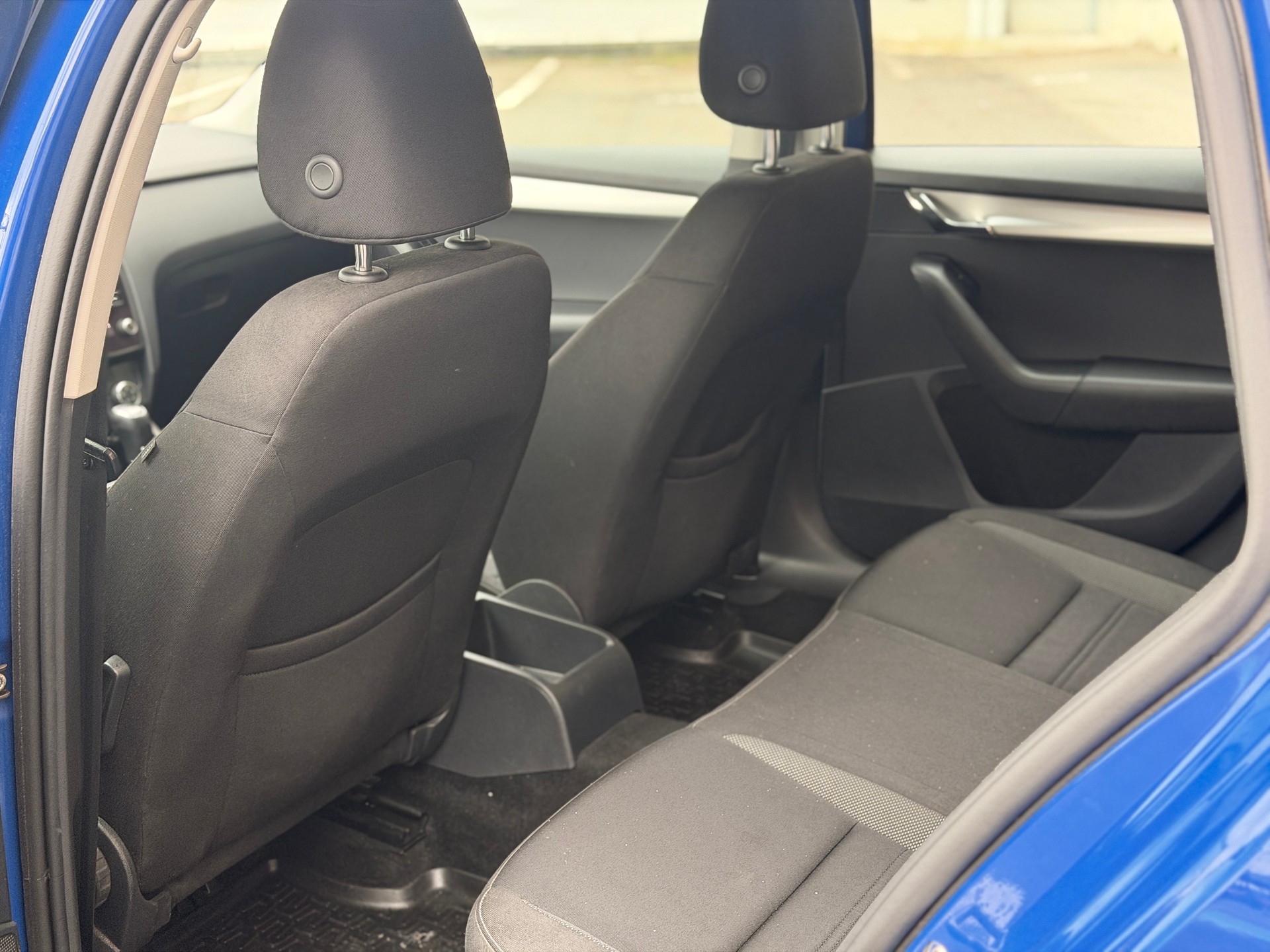 SKODA Octavia Combi 2.0 TDI Ambition 4x4 DSG-image-17