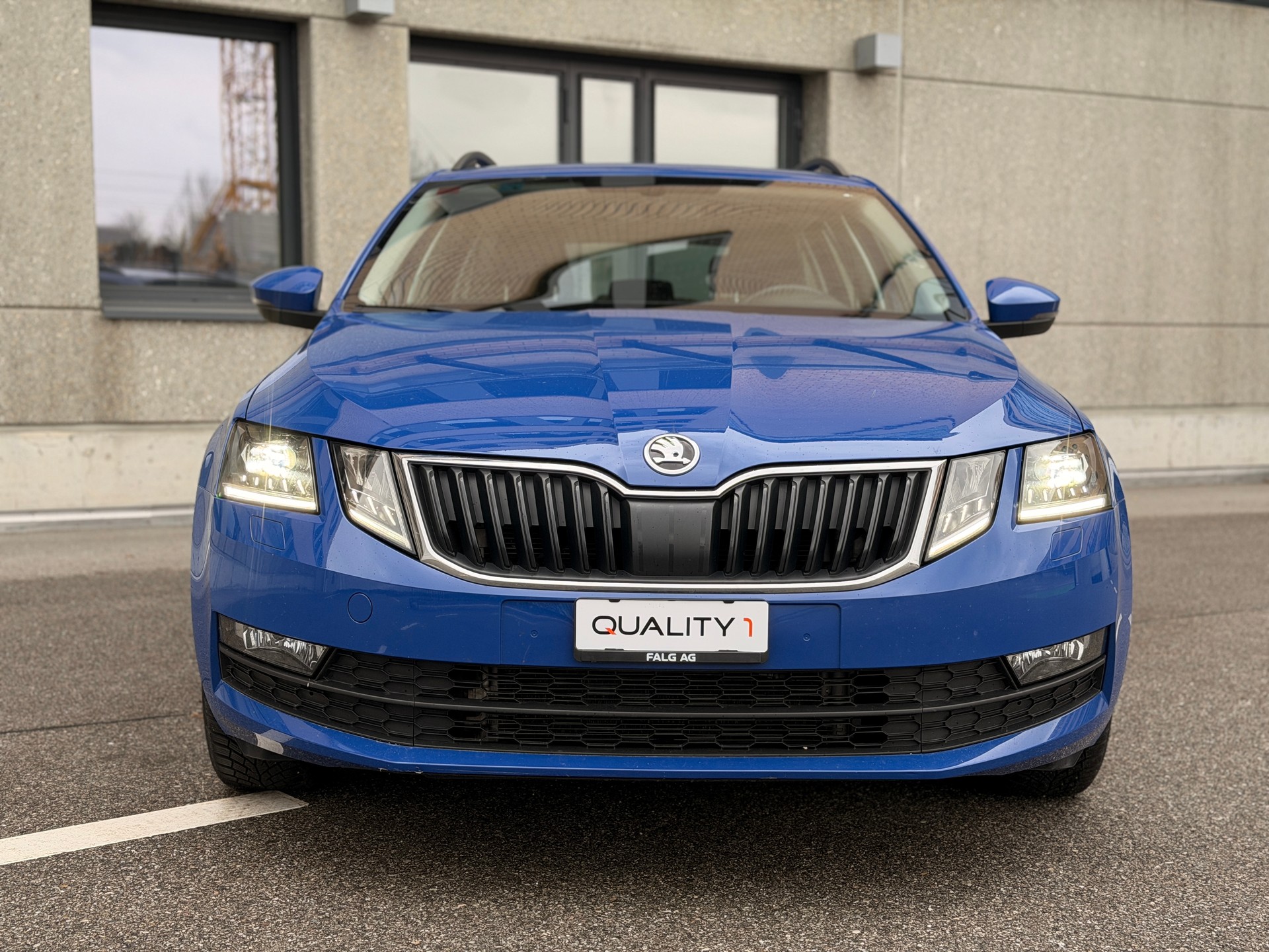 SKODA Octavia Combi 2.0 TDI Ambition 4x4 DSG-image-4