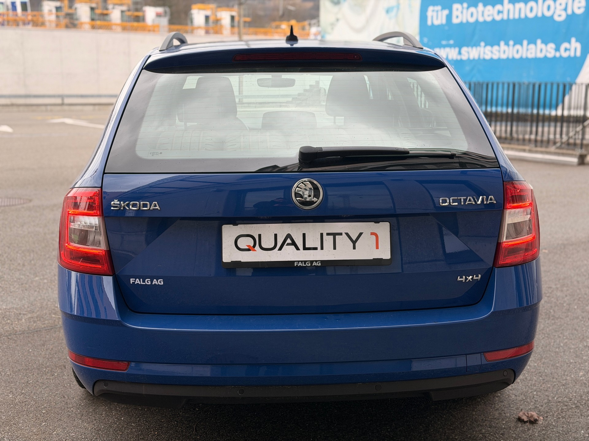SKODA Octavia Combi 2.0 TDI Ambition 4x4 DSG-image-3
