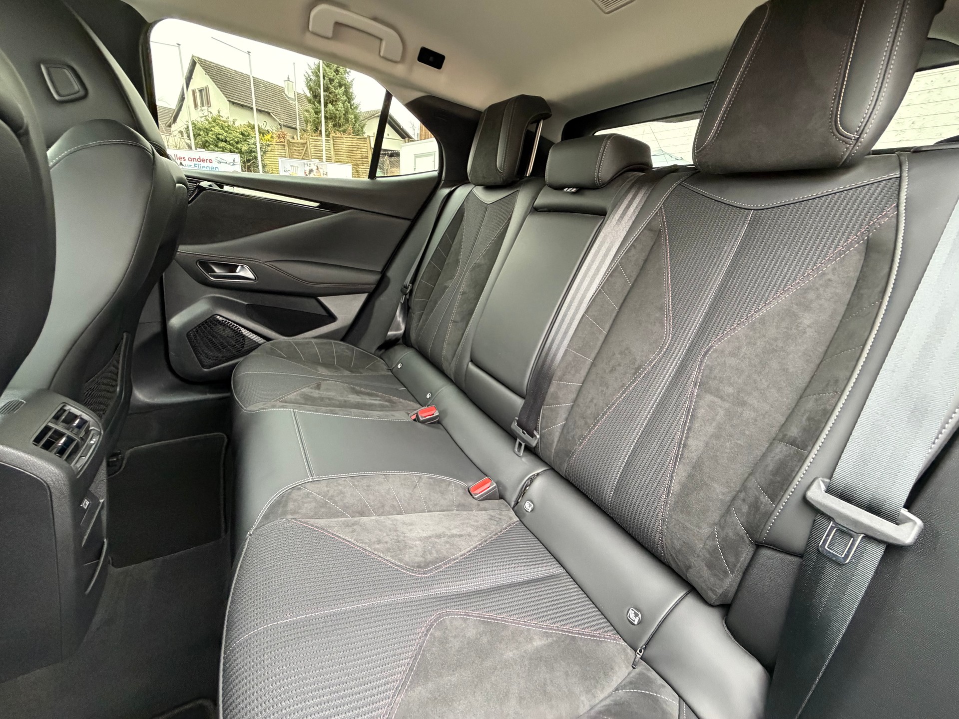 DS AUTOMOBILES DS4 1.6 E-Tense Ligne Noire-image-24