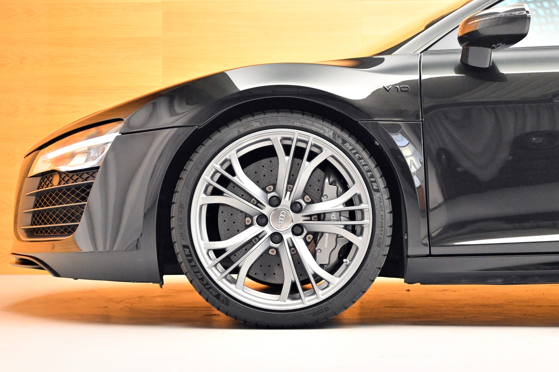 AUDI R8 plus Coupé 5.2 S-Tronic-image-8