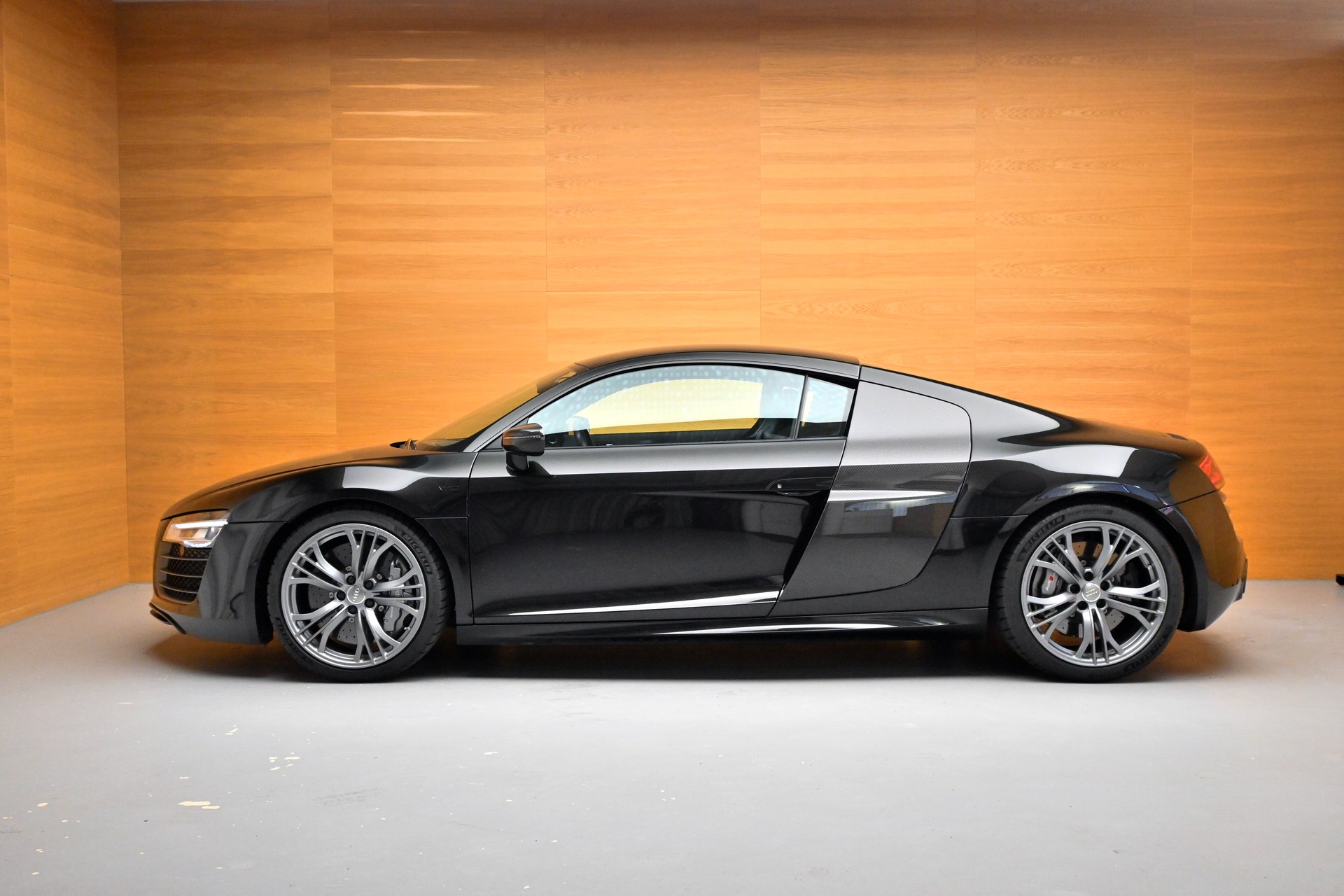 AUDI R8 plus Coupé 5.2 S-Tronic-showroom-element-2