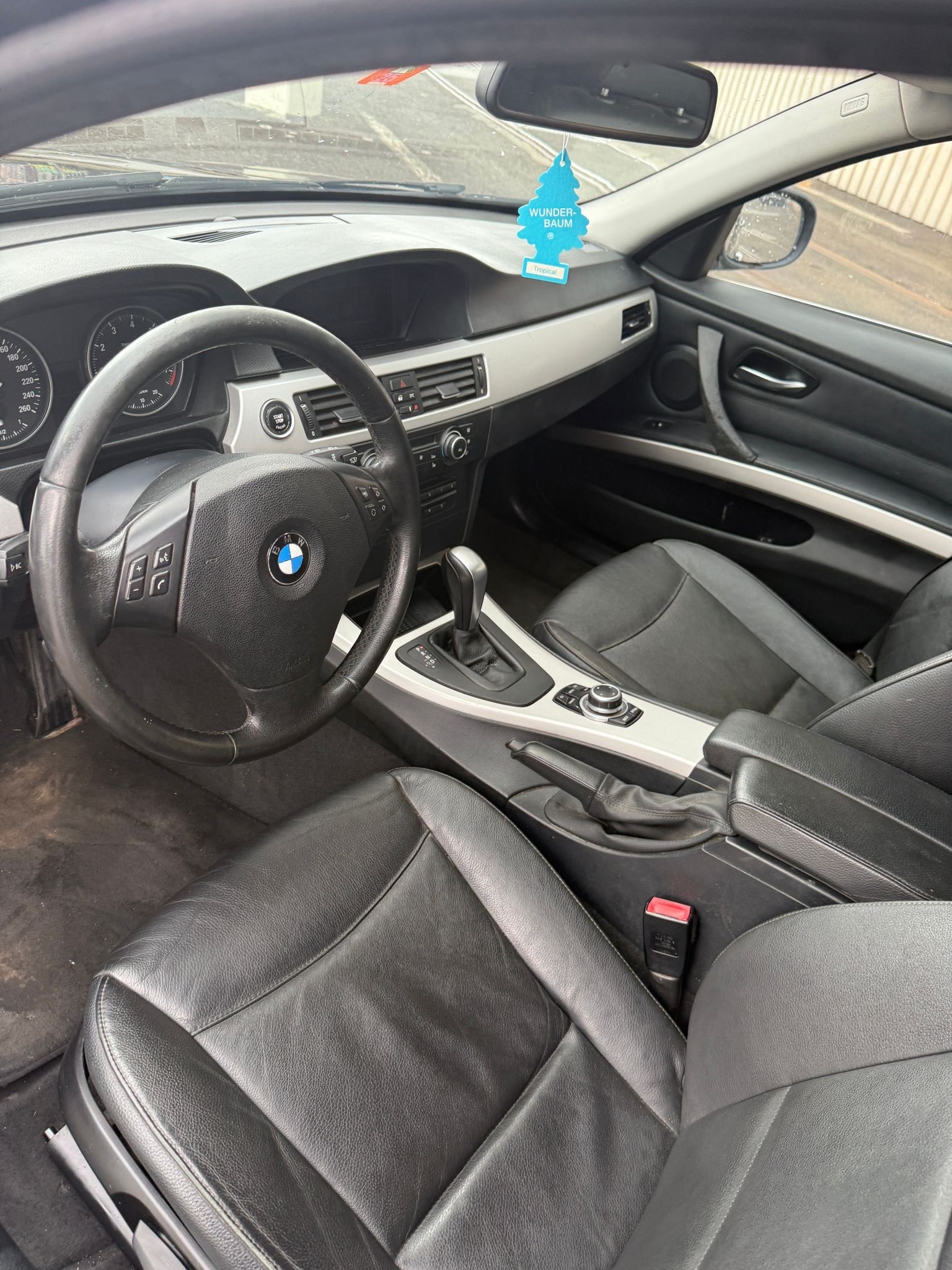 BMW 325i Touring Steptronic-image-9