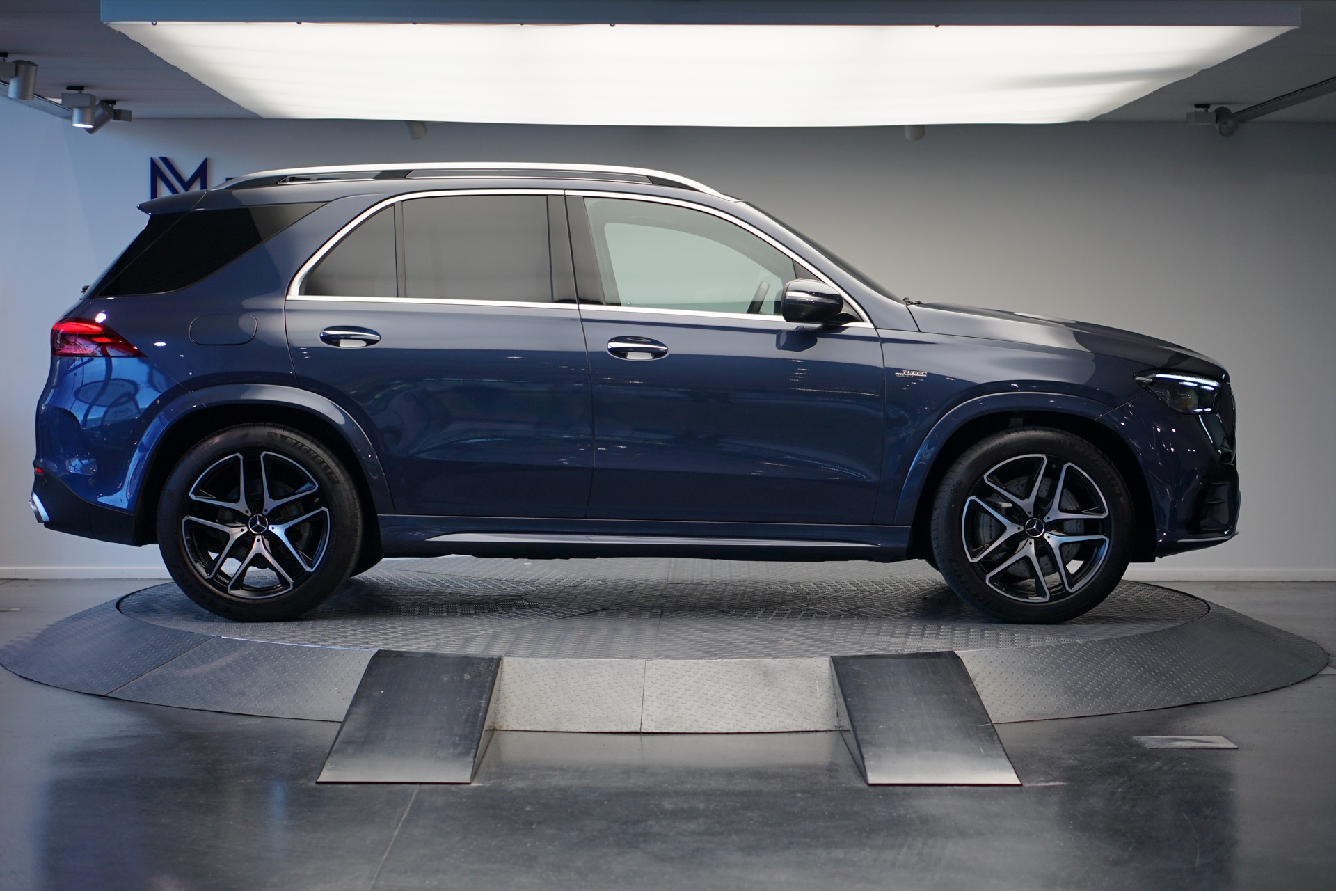 MERCEDES-BENZ GLE 53 AMG 4Matic+ 9G-Speedshift *CH-Fahrzeug*-image-3