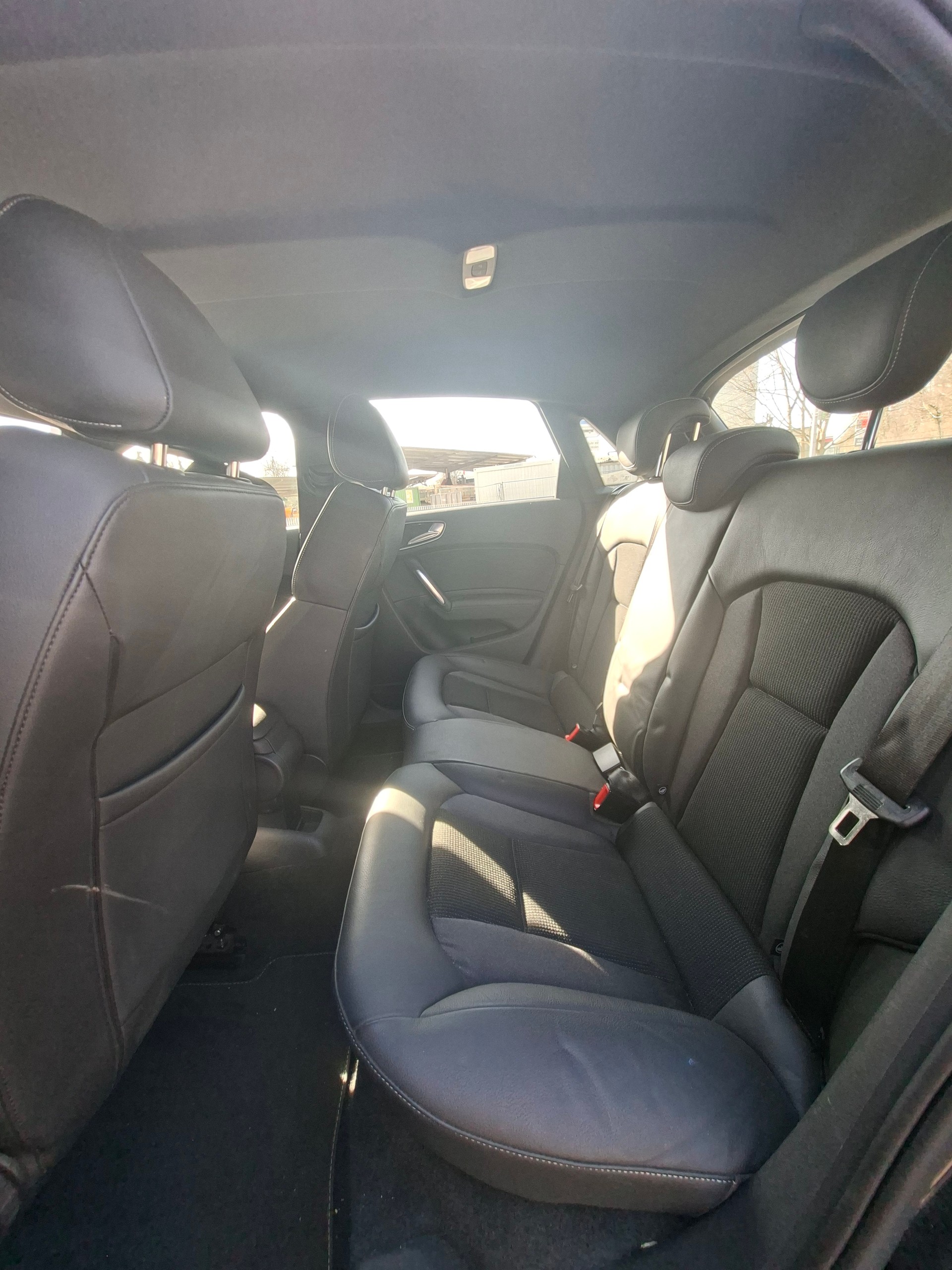 AUDI A1 Sportback Sport 1.4 TFSI Ambition S-tronic-image-6