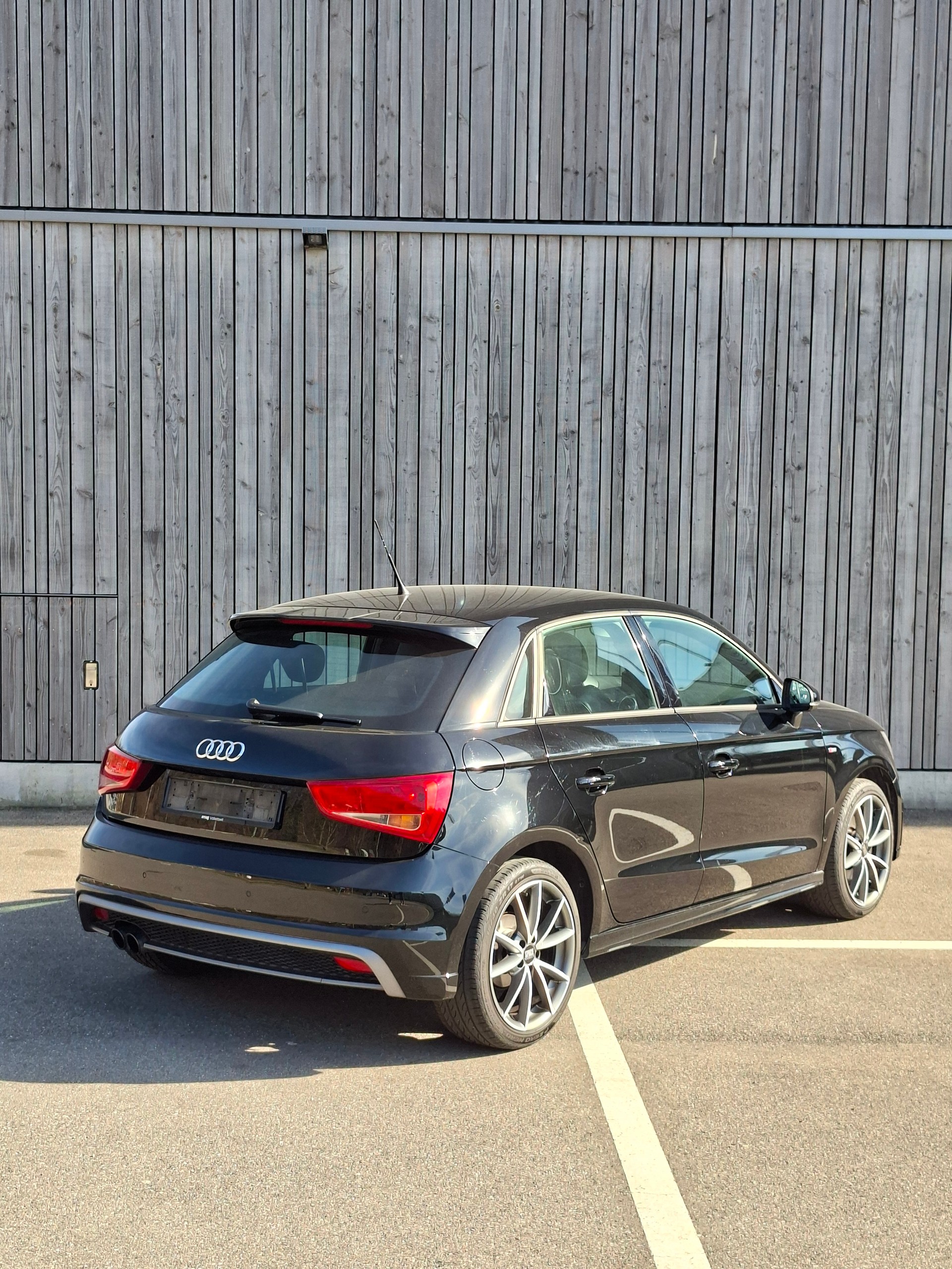 AUDI A1 Sportback Sport 1.4 TFSI Ambition S-tronic-image-3