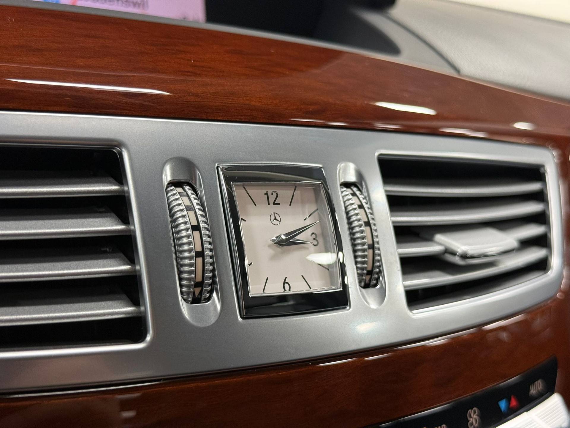 MERCEDES-BENZ S 500 4Matic 7G-Tronic-image-24
