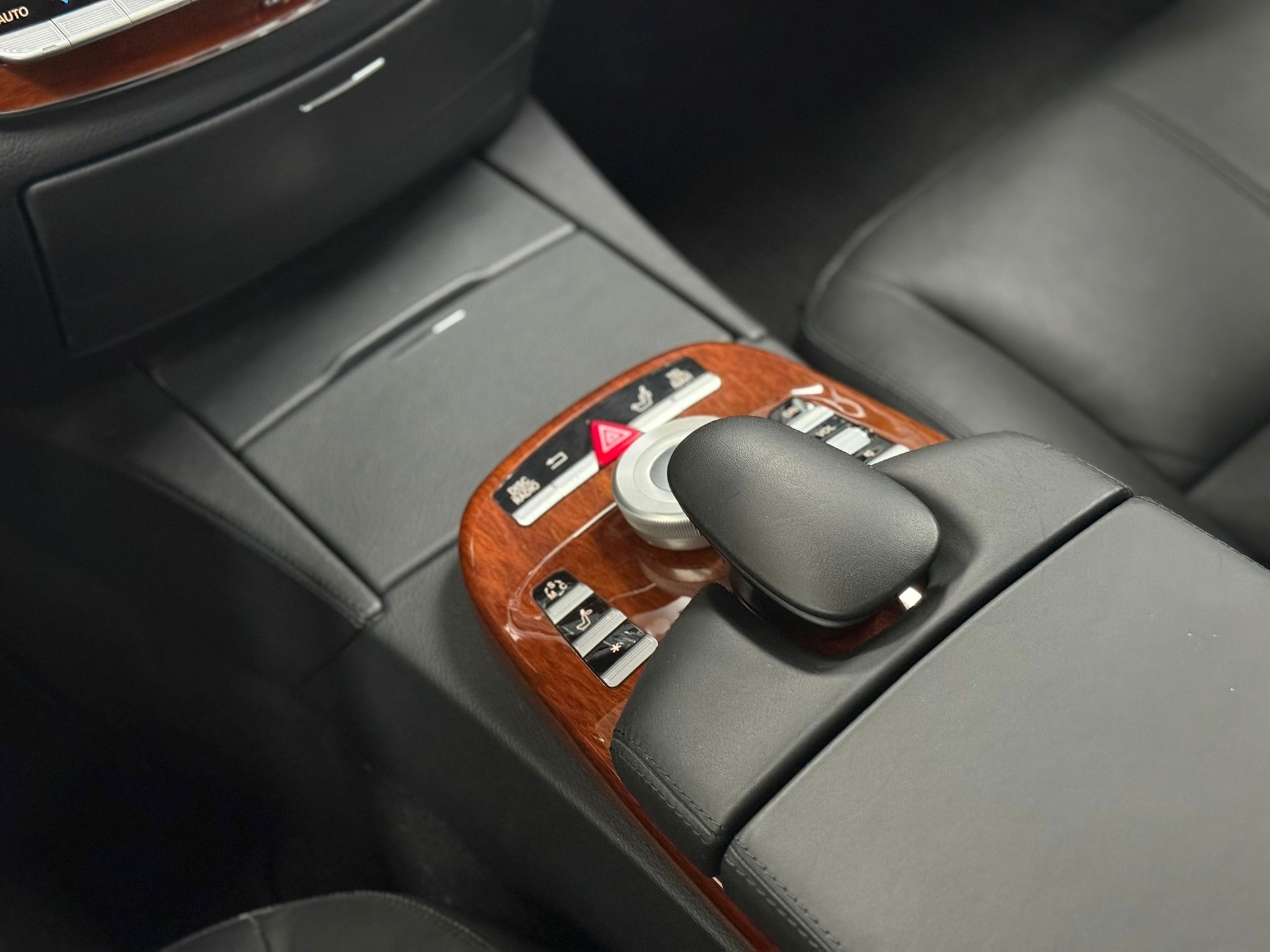 MERCEDES-BENZ S 500 4Matic 7G-Tronic-image-19
