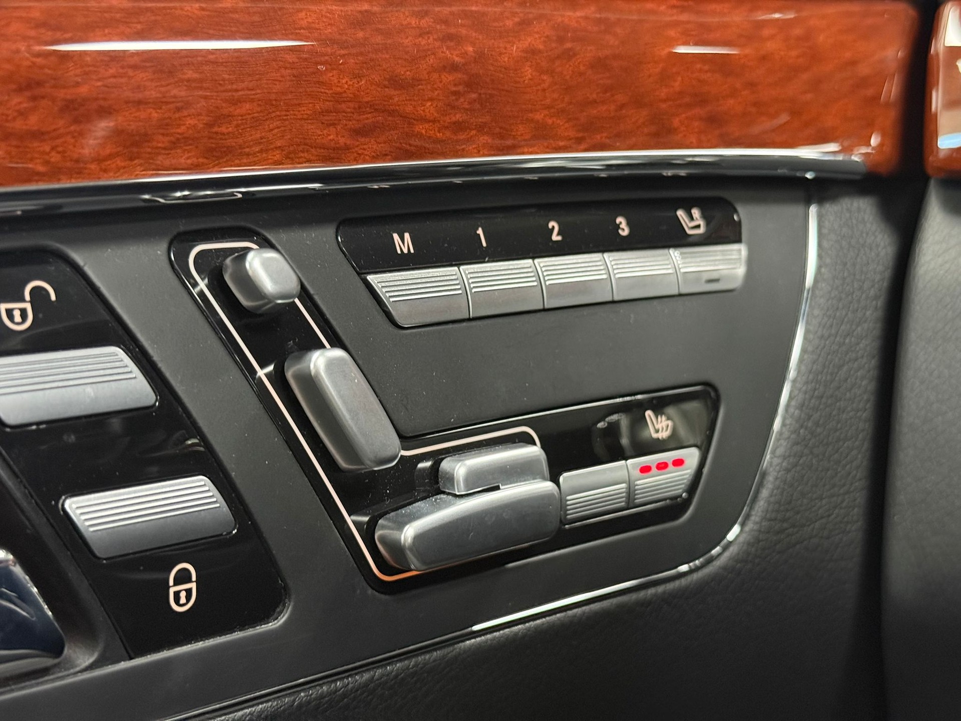 MERCEDES-BENZ S 500 4Matic 7G-Tronic-image-26