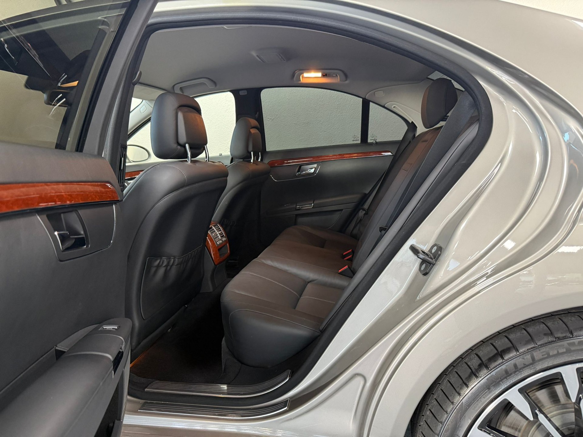 MERCEDES-BENZ S 500 4Matic 7G-Tronic-image-10