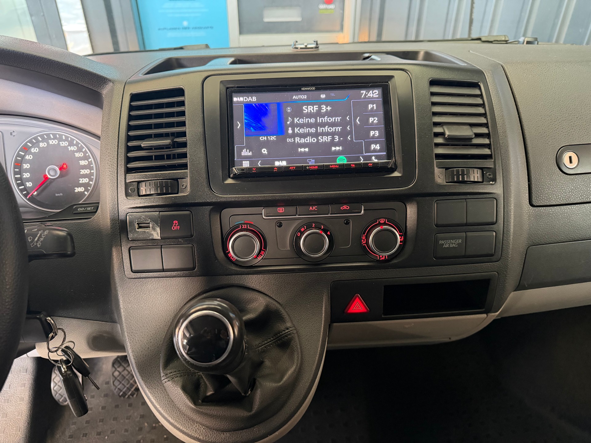 VW T5 2.0 TDI 4Motion L2-image-6
