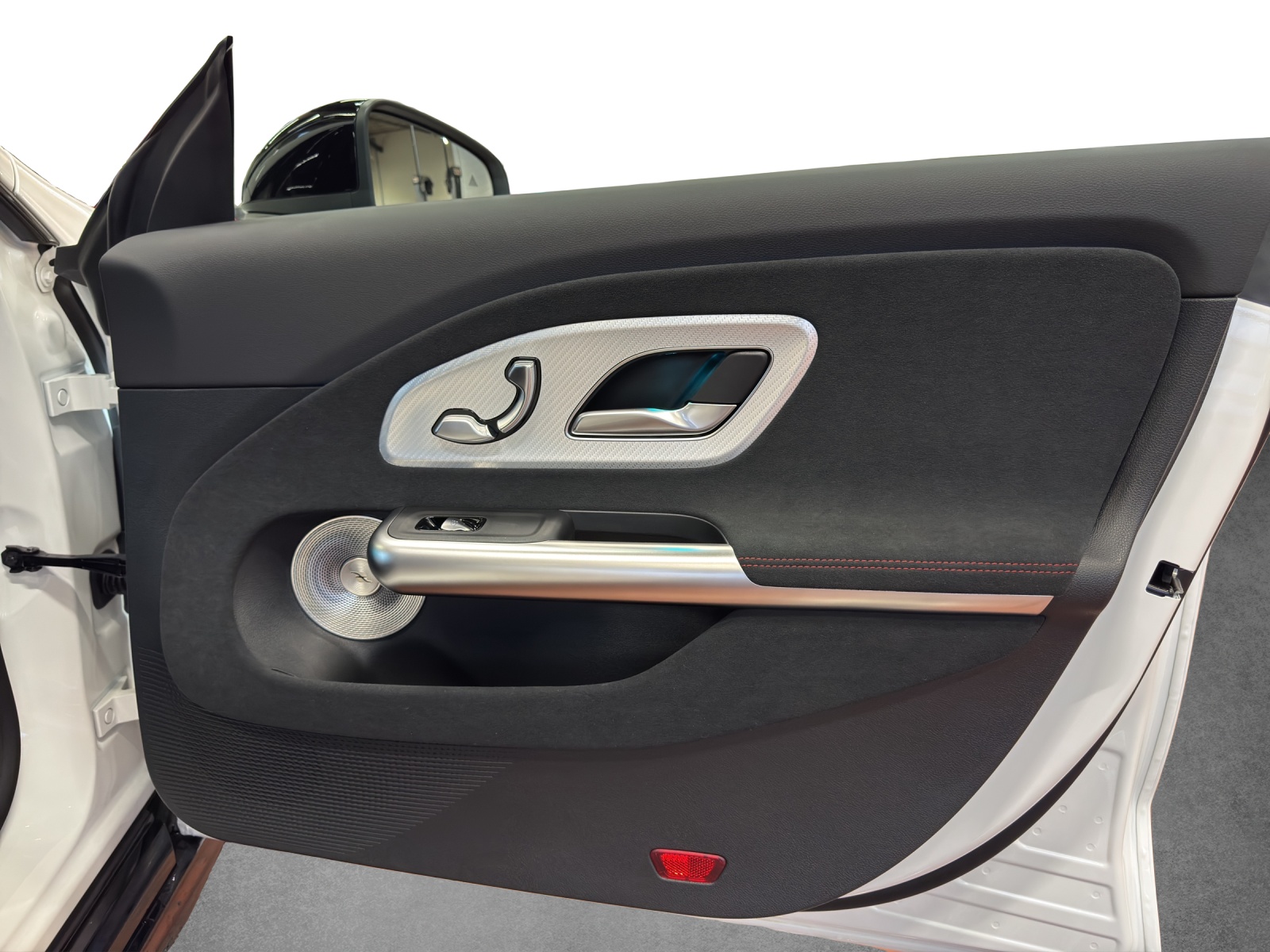 MERCEDES-BENZ CLA SB 350 4M 85 kWh EQ-image-15