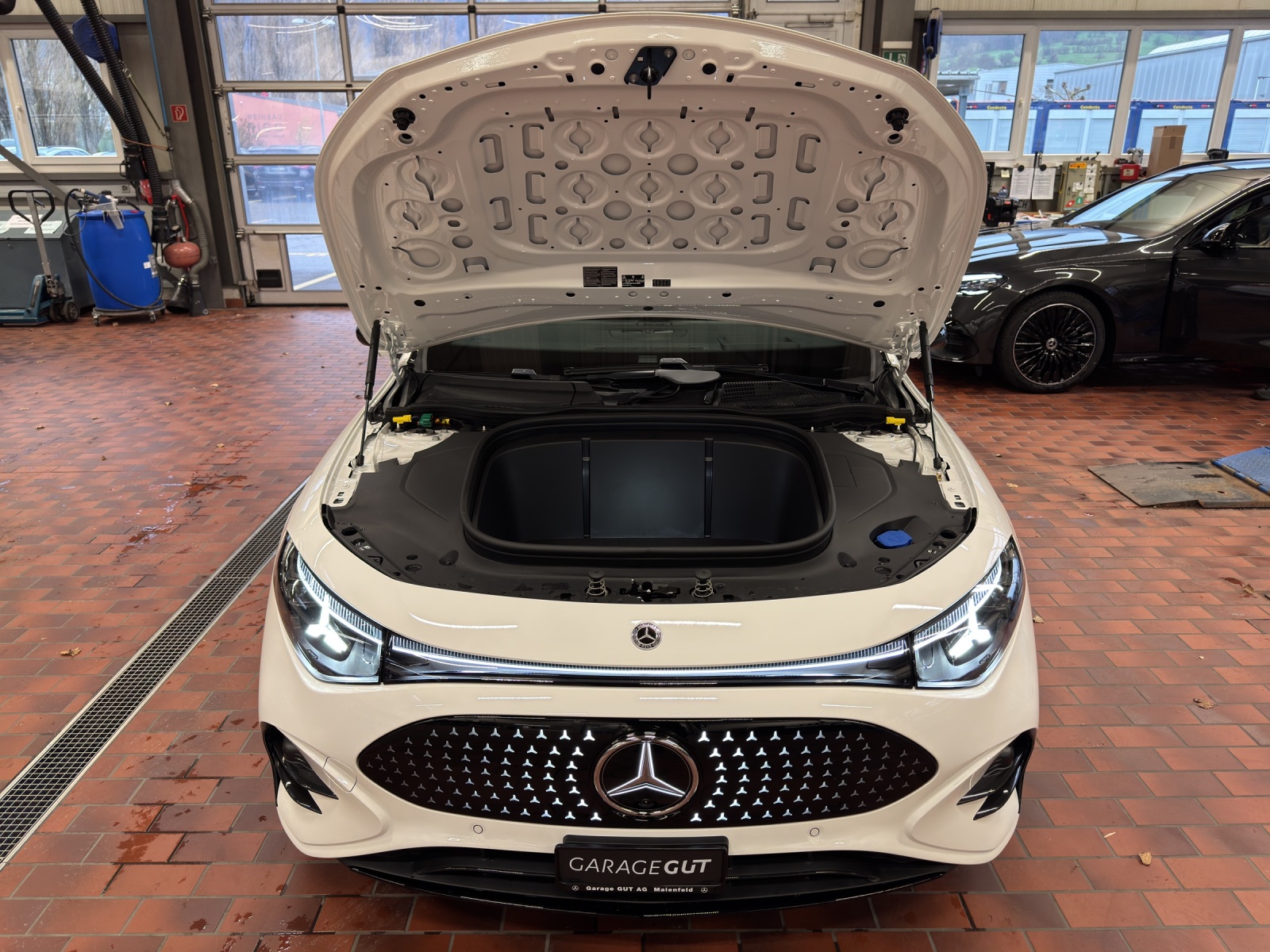 MERCEDES-BENZ CLA SB 350 4M 85 kWh EQ-image-24
