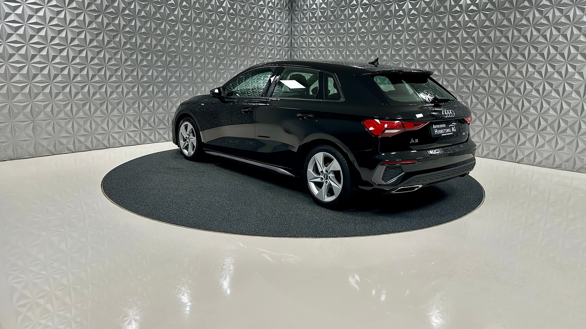 AUDI A3 Sportback 35 TFSI S line S-tronic-image-6