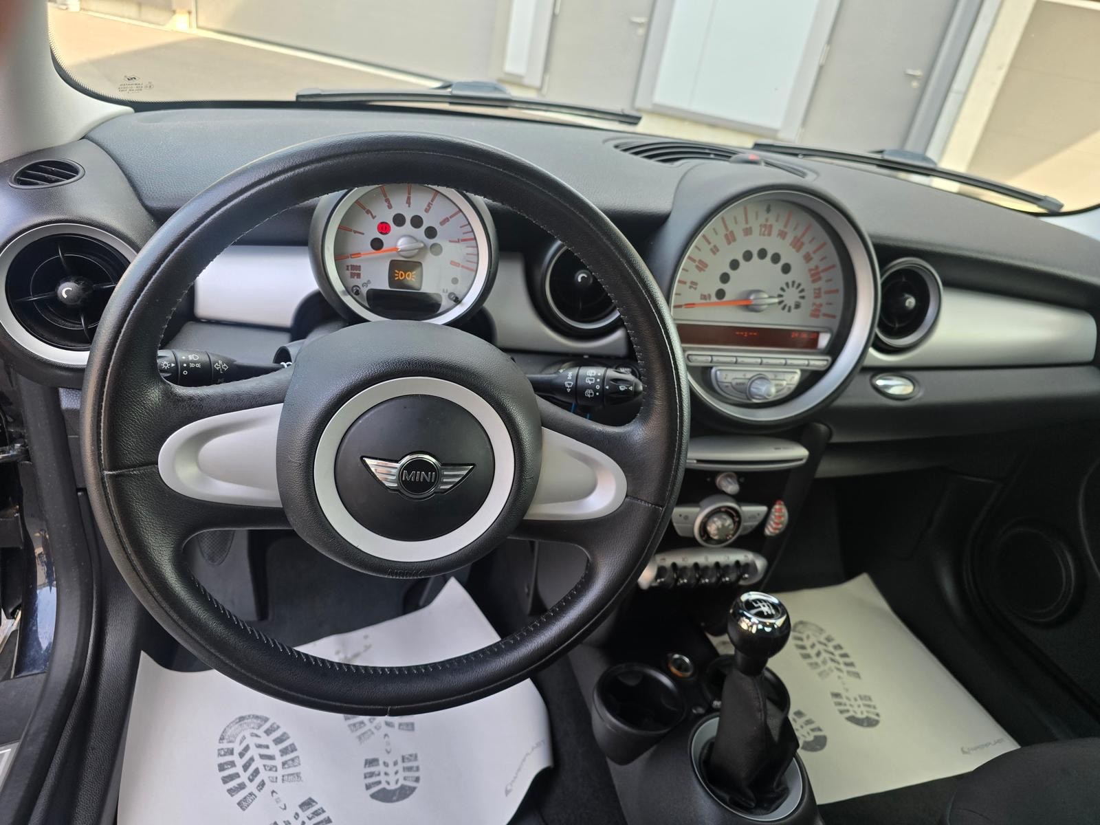MINI COOPER-image-6