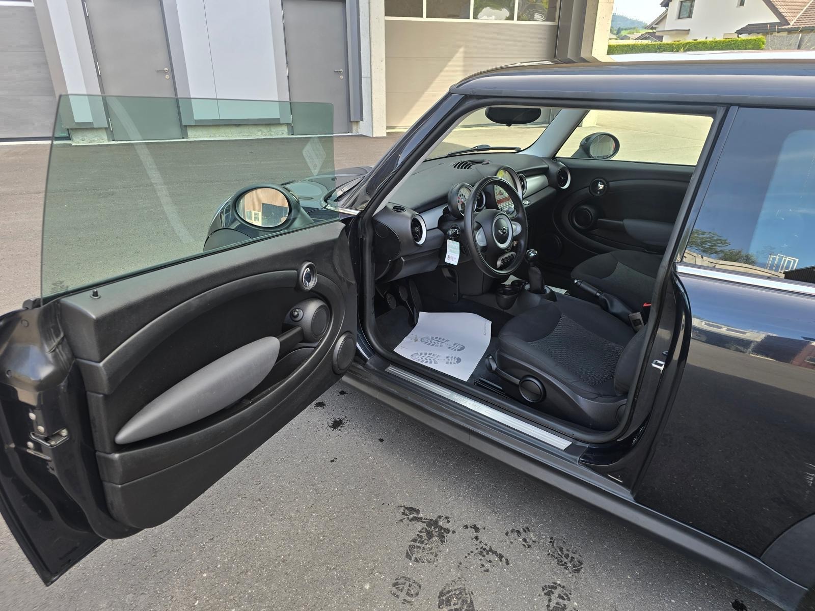 MINI COOPER-image-3