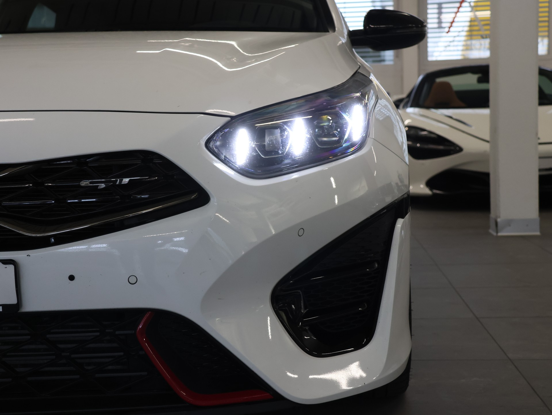 KIA ProCeed 1.6 T-GDi GT DCT *JBL Anlage * *Rückfahrkamera* *Memory Packet*-image-8
