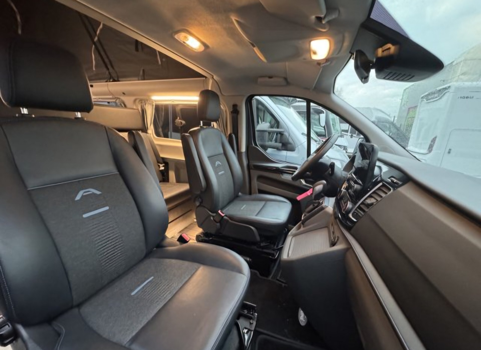 FORD Transit Custom Plus 340 L2H1 Active A-image-3