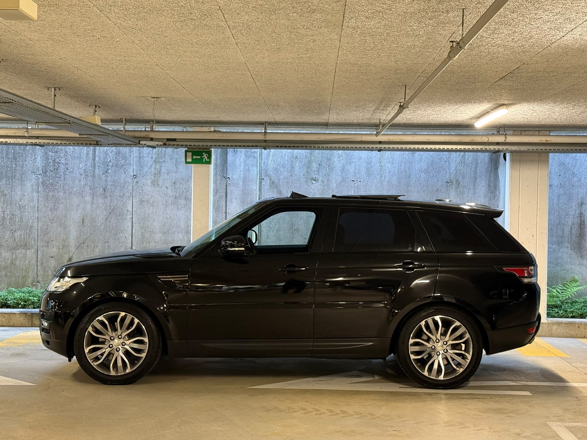 LAND ROVER Range Rover Sport 3.0 TDV6 SE Automatic-showroom-element-3