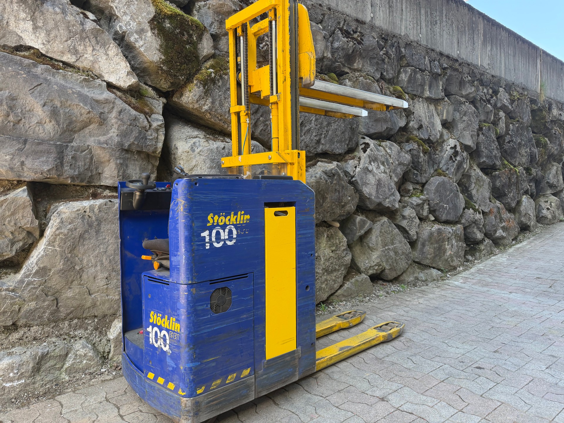 UNIMOG Stöckle Seitenstapler