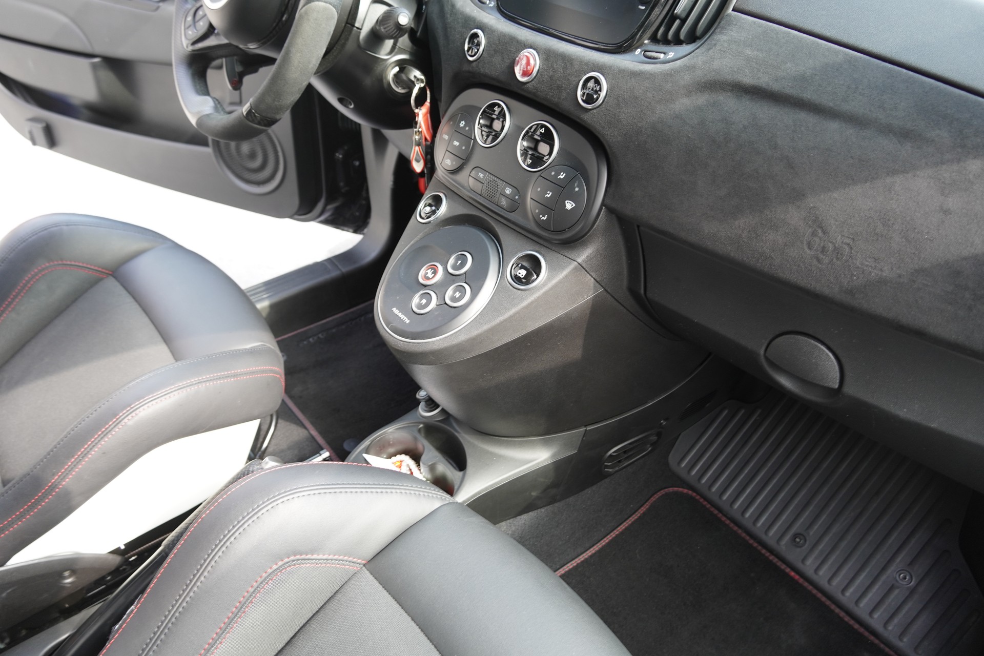 FIAT Abarth 695 Esseesse 1.4 T-Jet 180 – One of 695-image-8