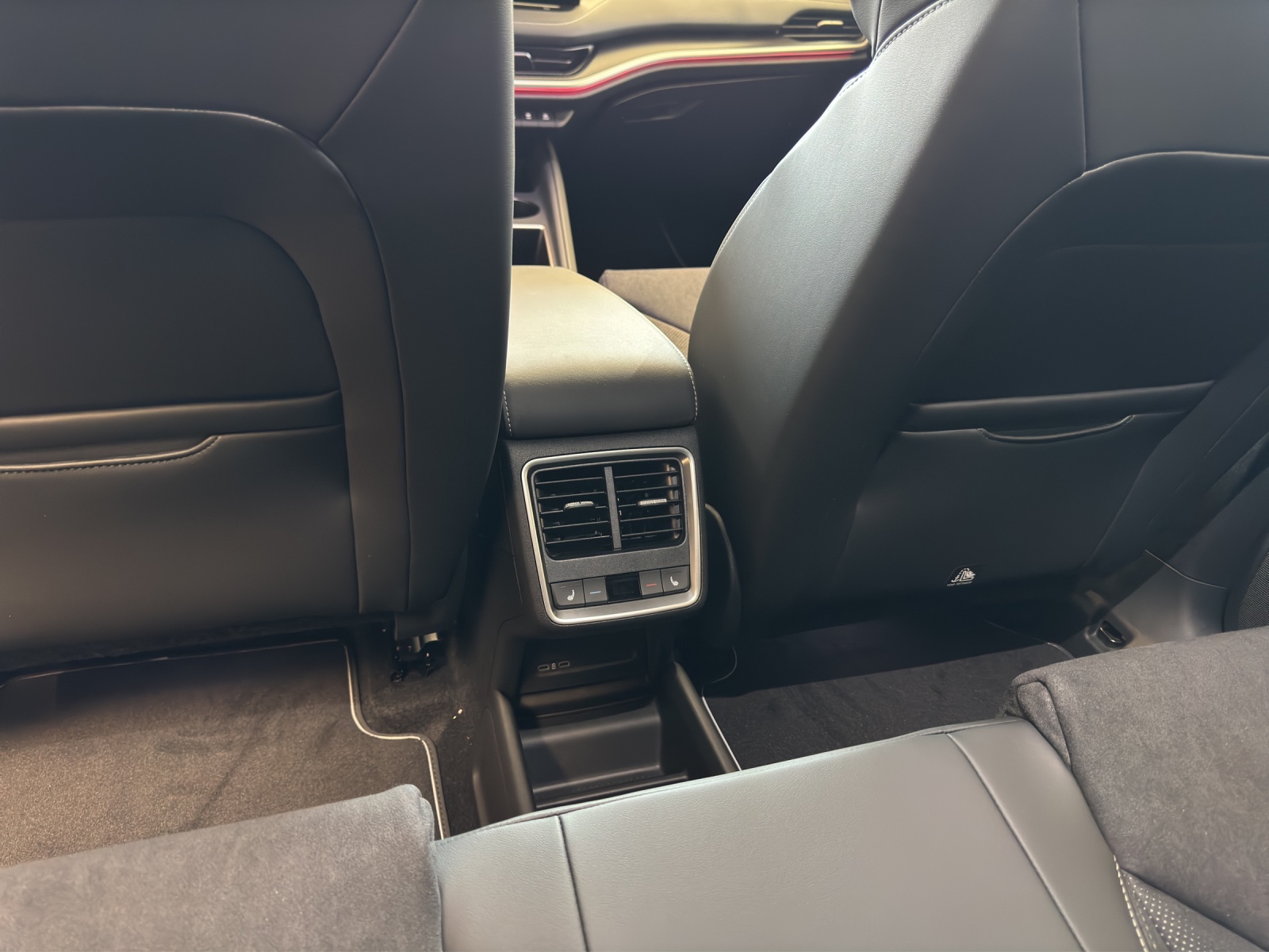 SKODA Enyaq 85x Sportline 4x4-image-10