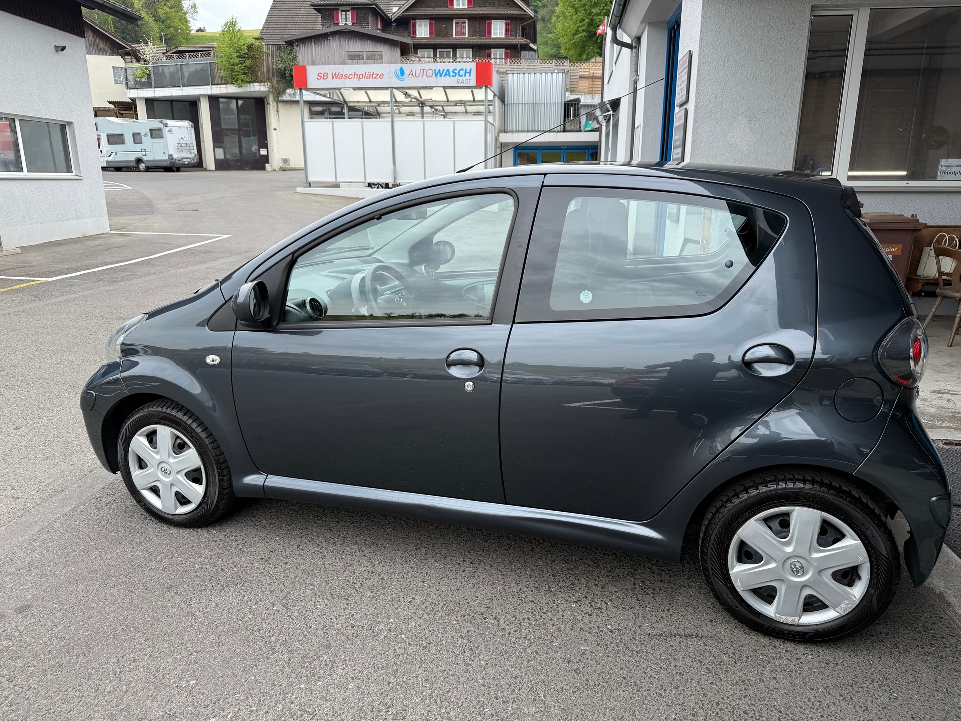TOYOTA Aygo 1.0 Linea Luna-image-3