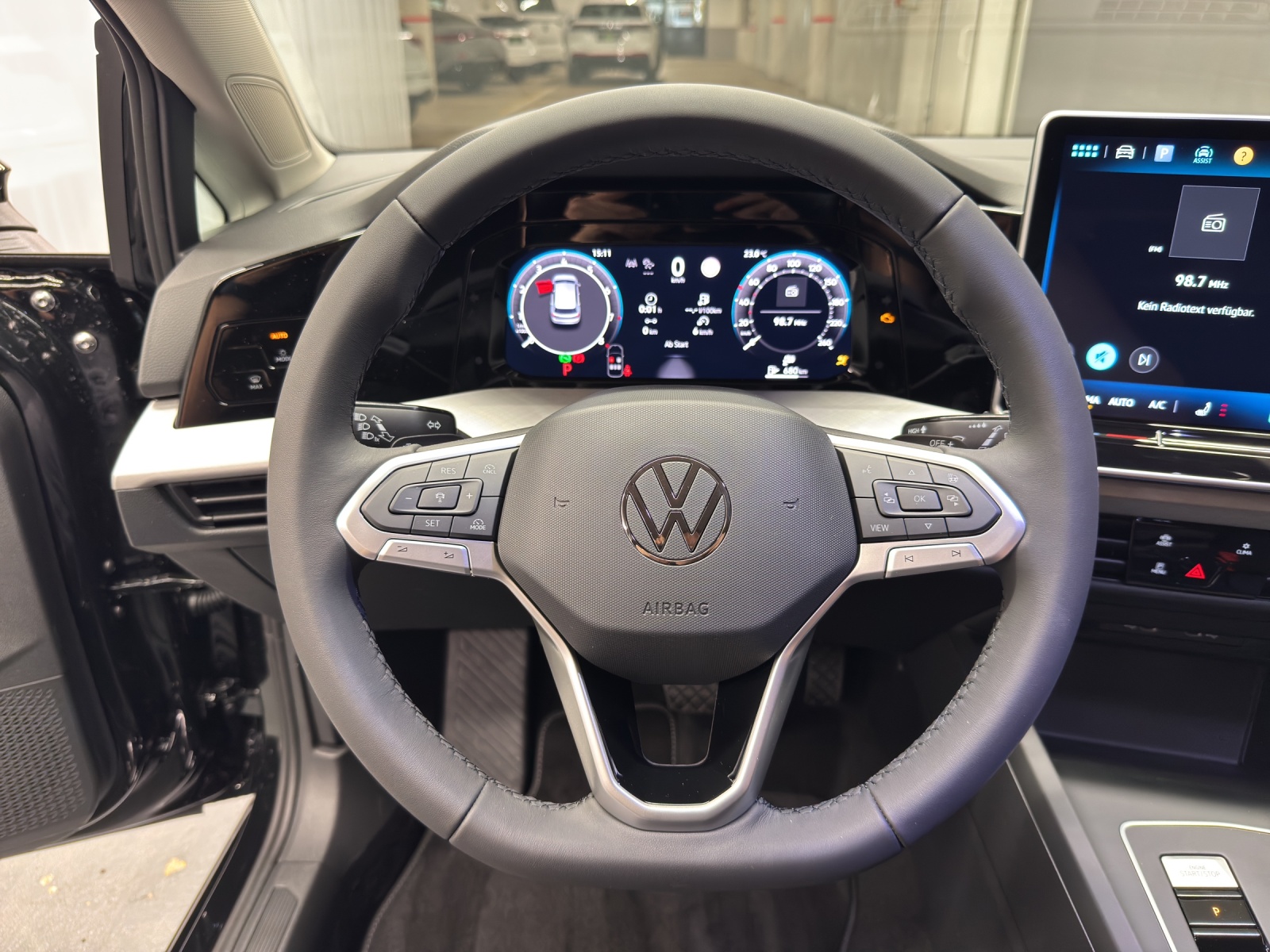 VW Golf VIII 1.5 eTSI Value DSG-image-13