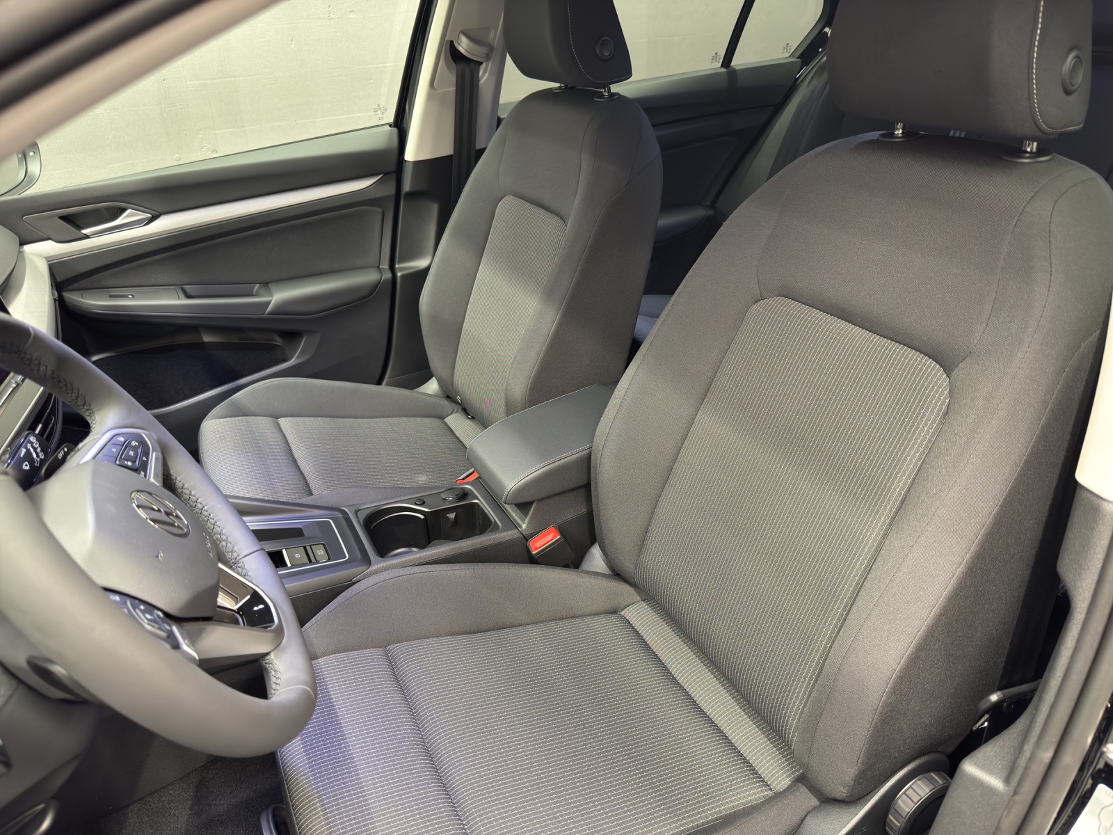 VW Golf VIII 1.5 eTSI Value DSG-image-12