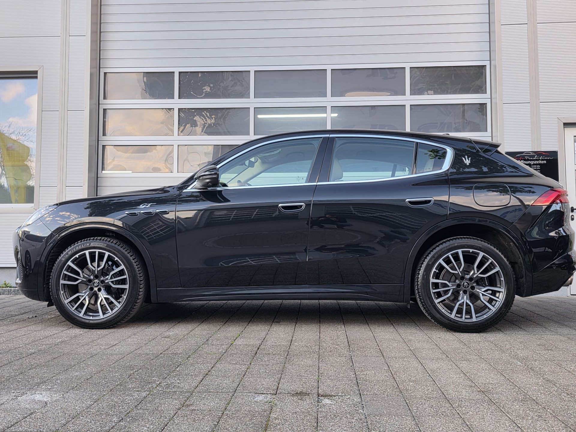 MASERATI Grecale 2.0 MHEV GT Hybrid Automatica ** ASSISTENZ PAKET PLUS - KOMFORT PAKET -360° KAMERA -SONOS FABER SOUND - ADAPTIVE LED -**-showroom-element-2