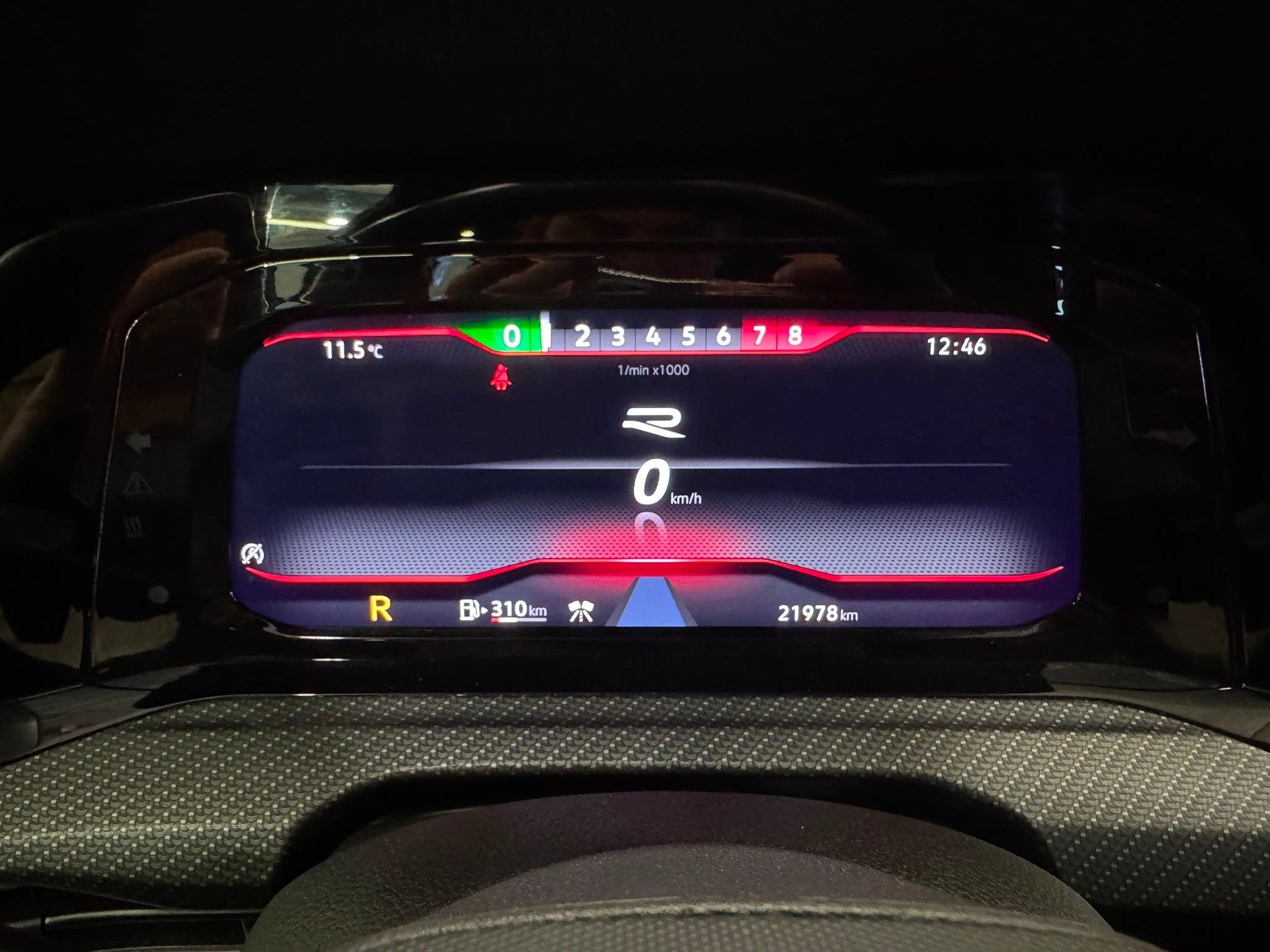 VW Golf 2.0 TSI R DSG 4Motion-image-13