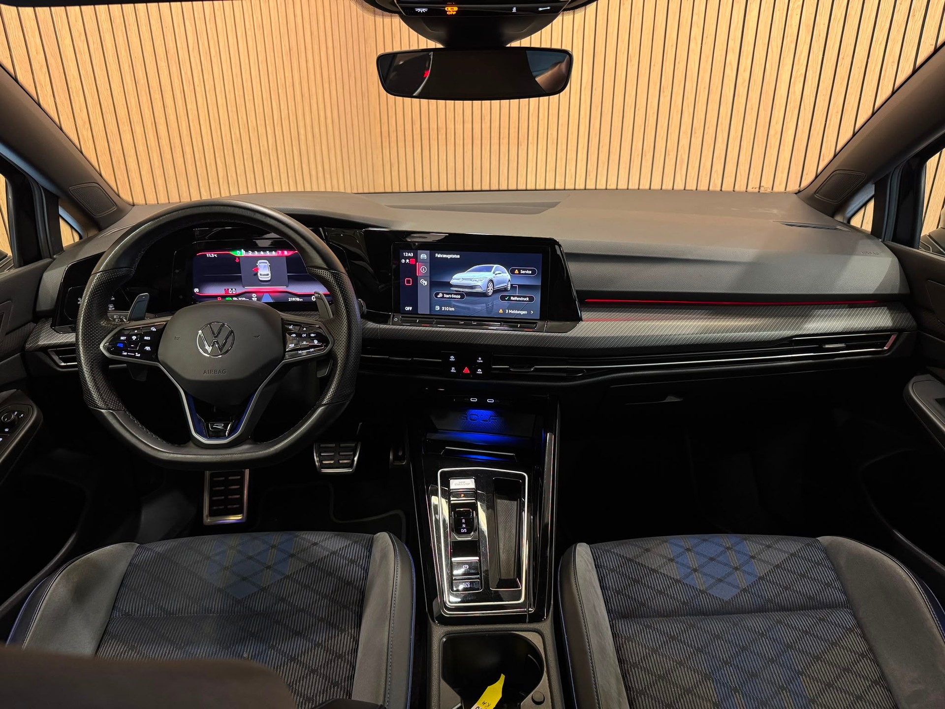 VW Golf 2.0 TSI R DSG 4Motion-image-11