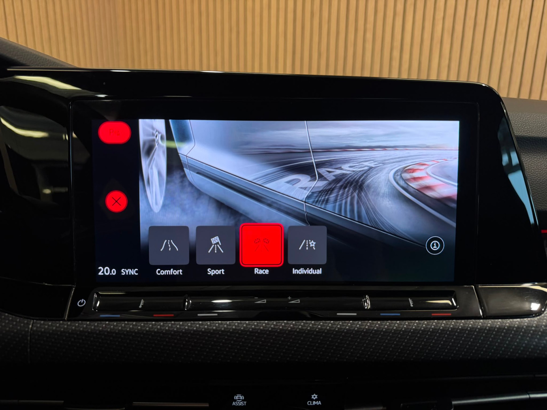 VW Golf 2.0 TSI R DSG 4Motion-image-24