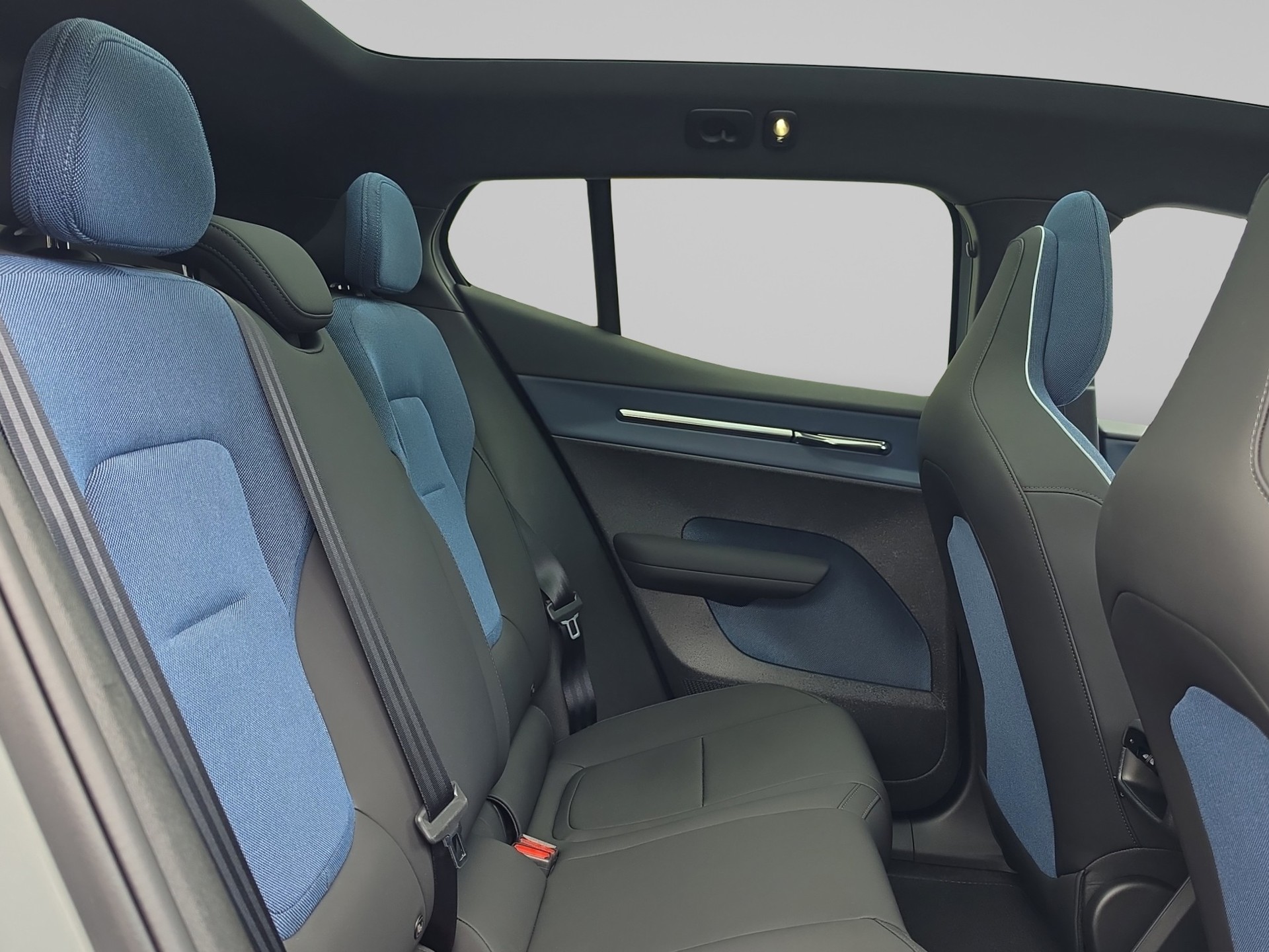 VOLVO EX30 E60 Twin Ultra Performance AWD-image-13